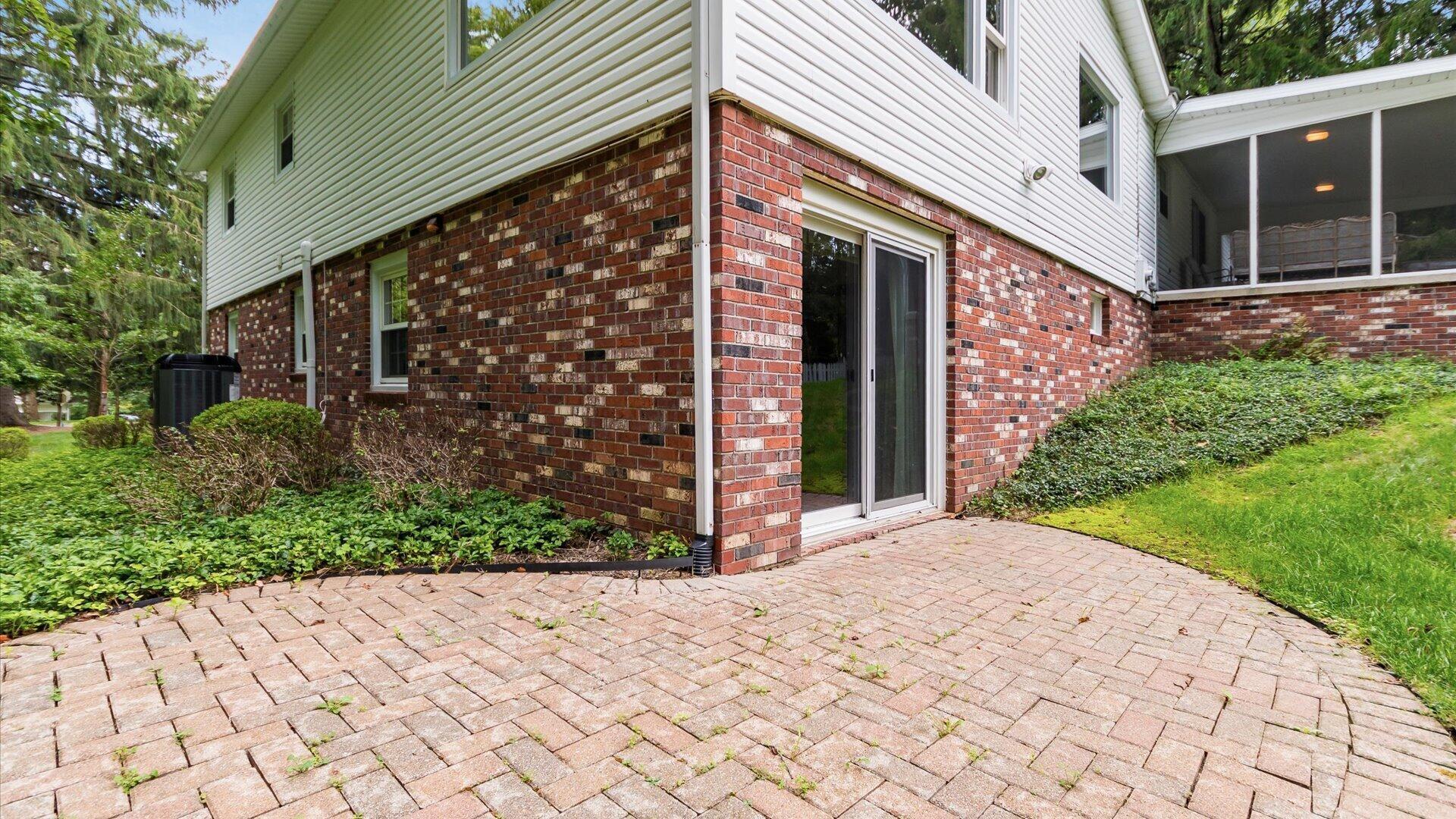 859 Shoreham Drive Property Photo 37
