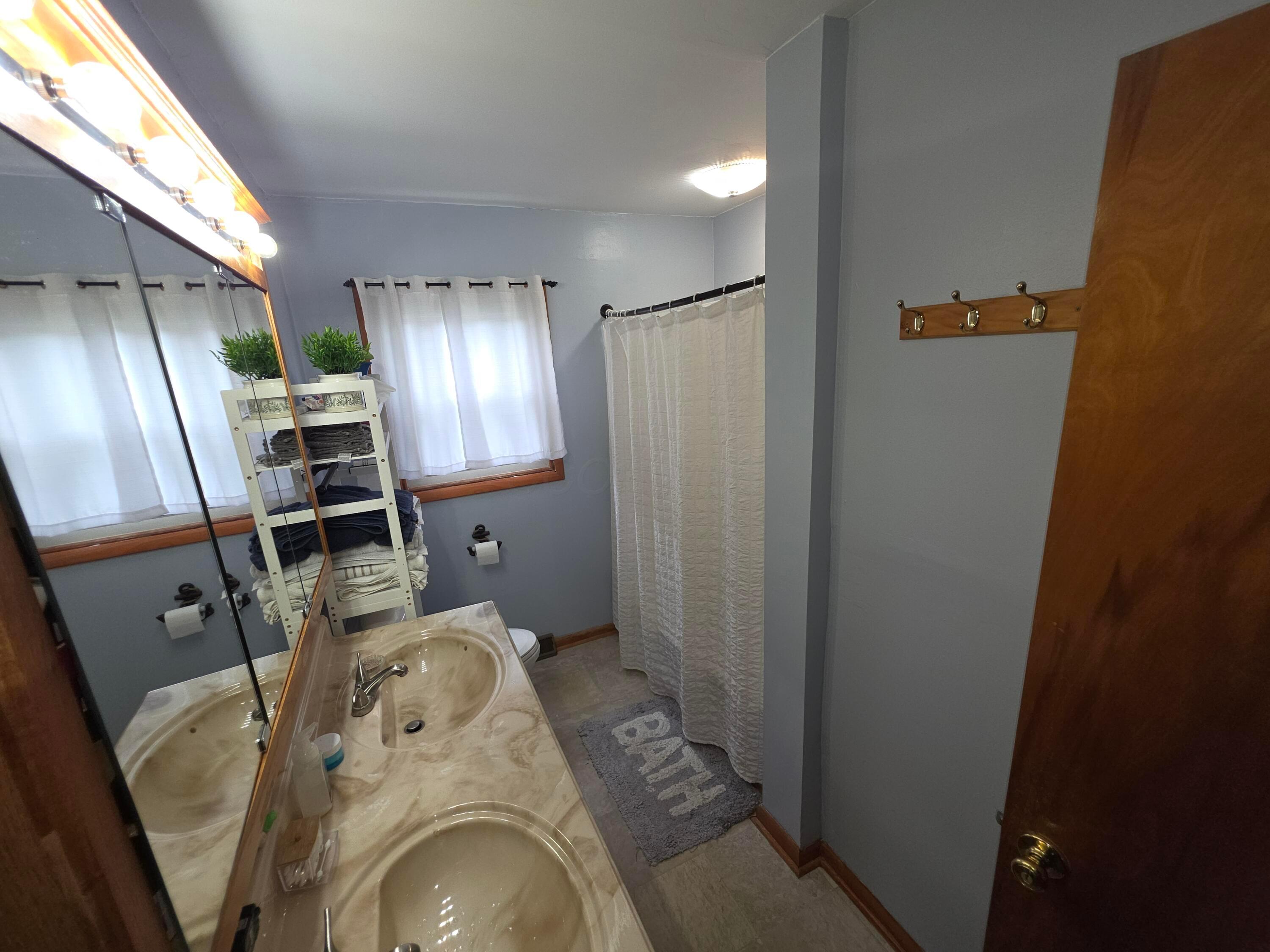 678 Willowcrest Lane Property Photo 7