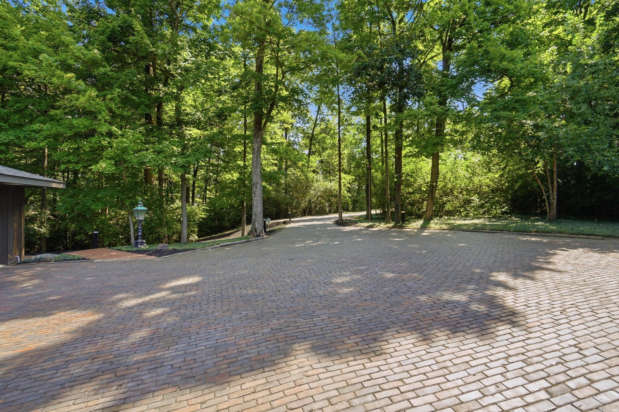 303 Glenridge Road Property Photo 4