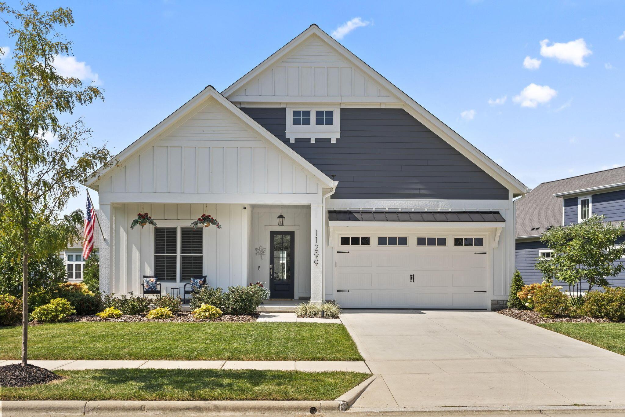 11299 Sweetbay Drive Property Photo 1
