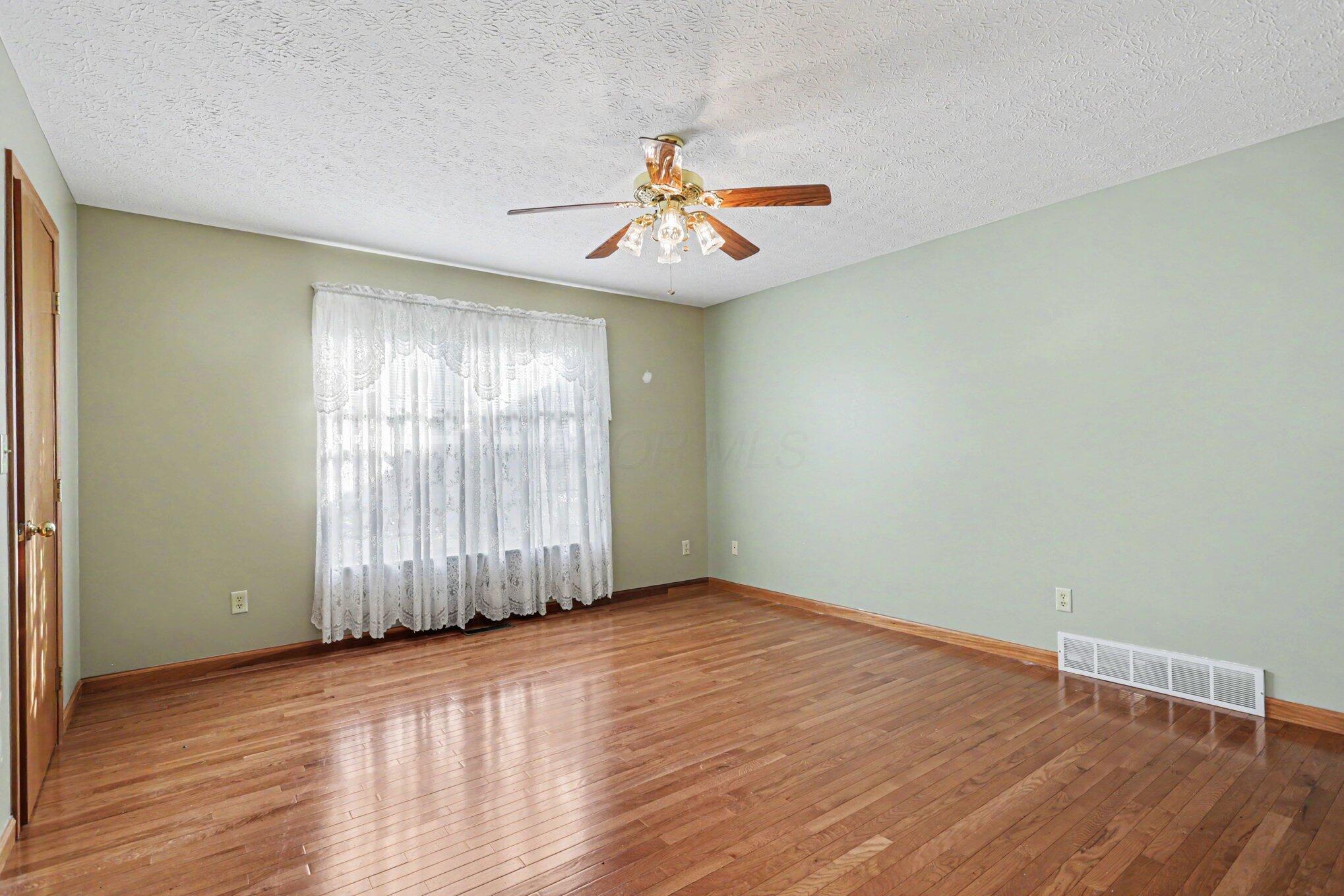 496 Danbury Drive Property Photo 9