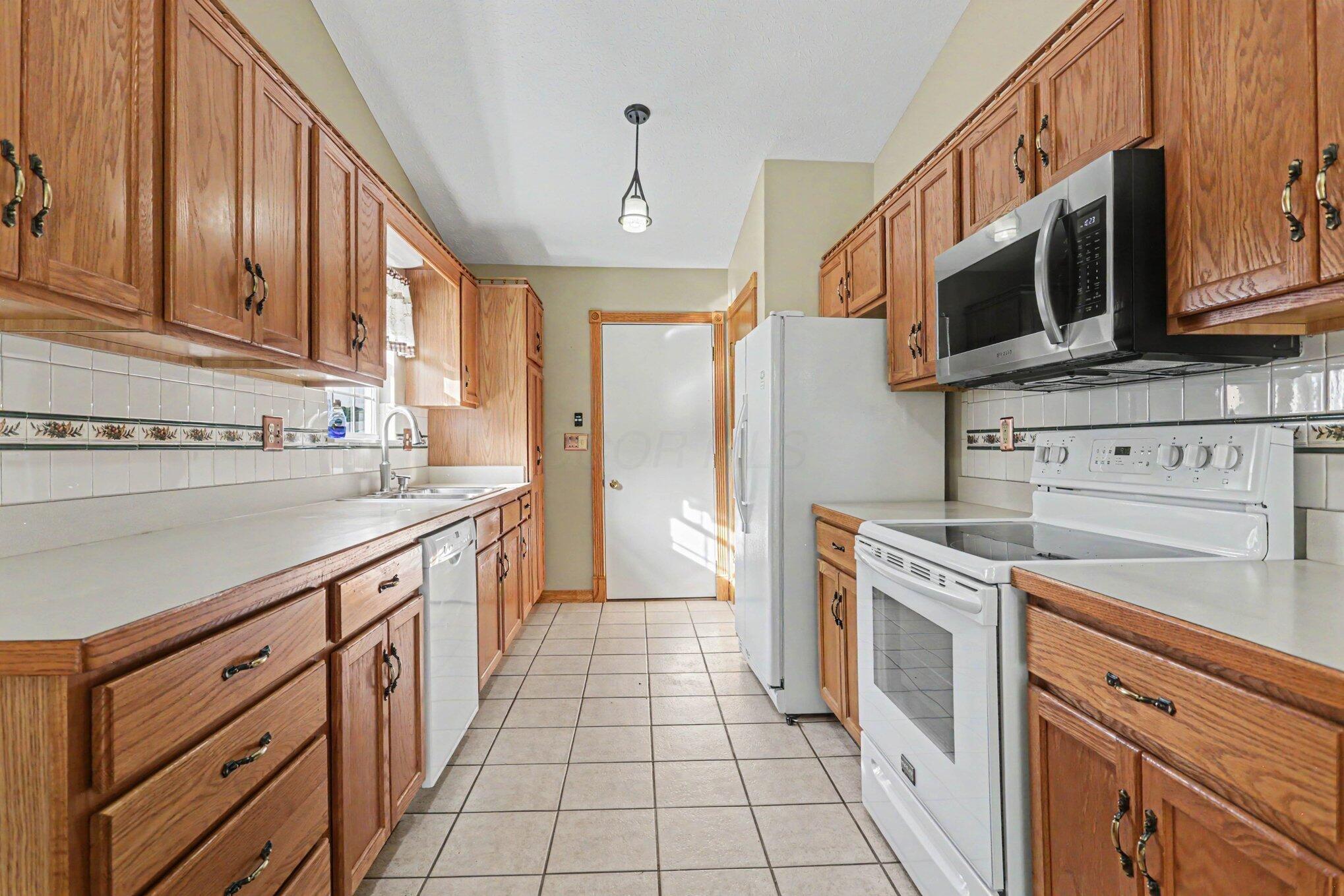 496 Danbury Drive Property Photo 12