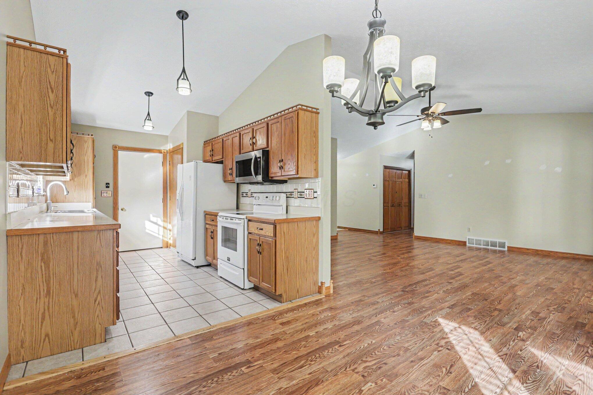 496 Danbury Drive Property Photo 17