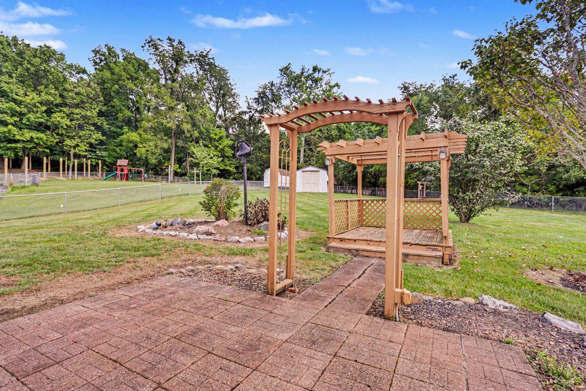 496 Danbury Drive Property Photo 33
