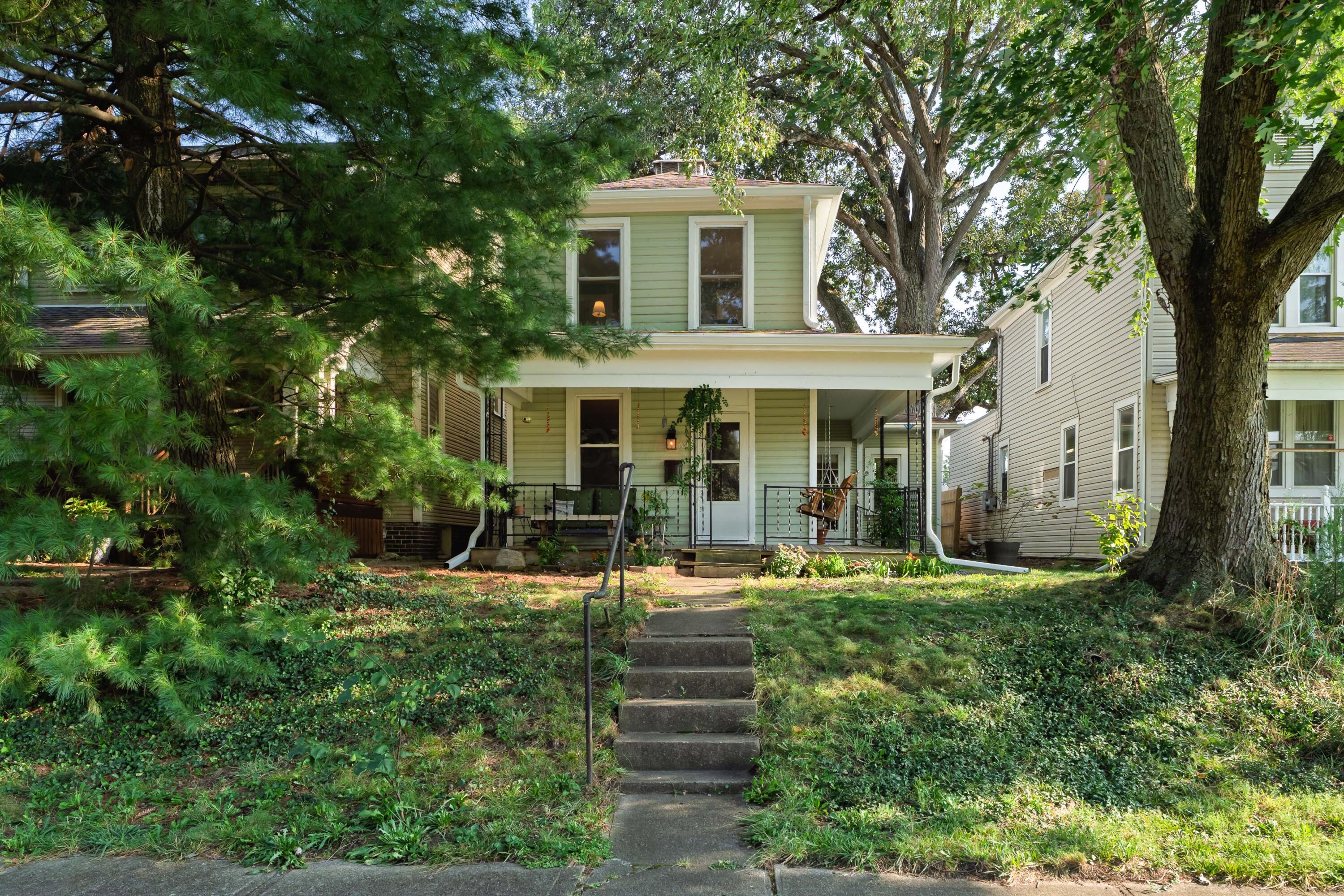 69 E Dodridge Street