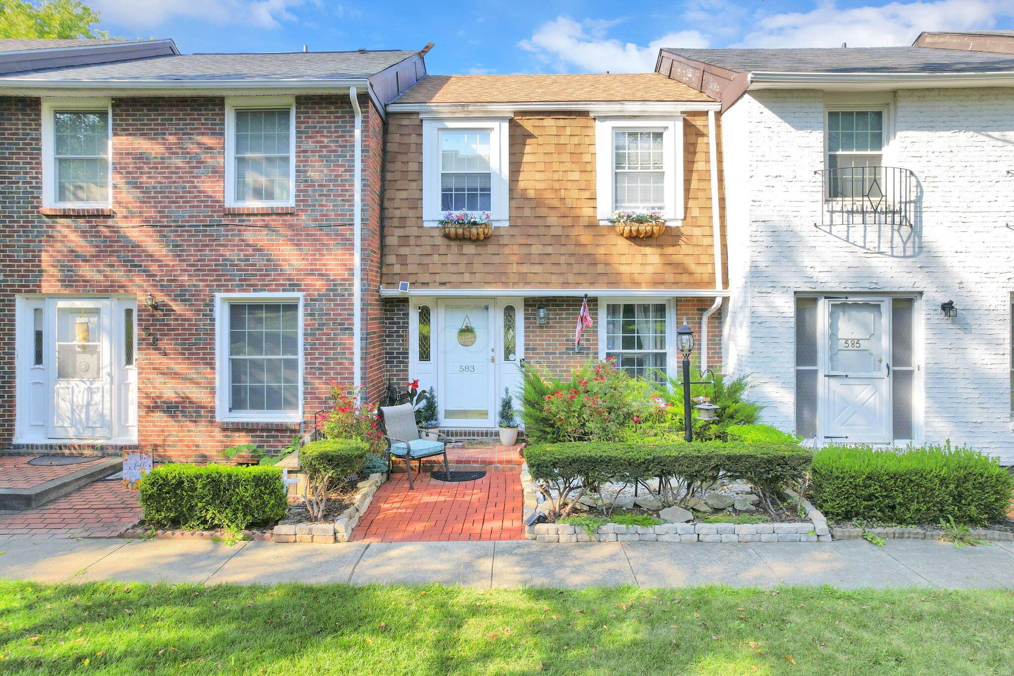 583 Simbury Street Property Photo 1