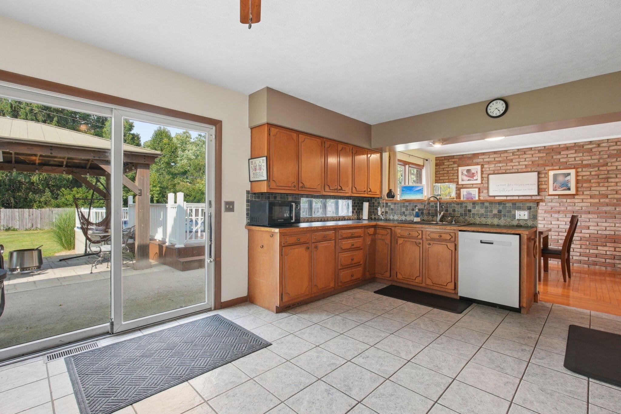 1050 Vernon Heights Boulevard Property Photo 18