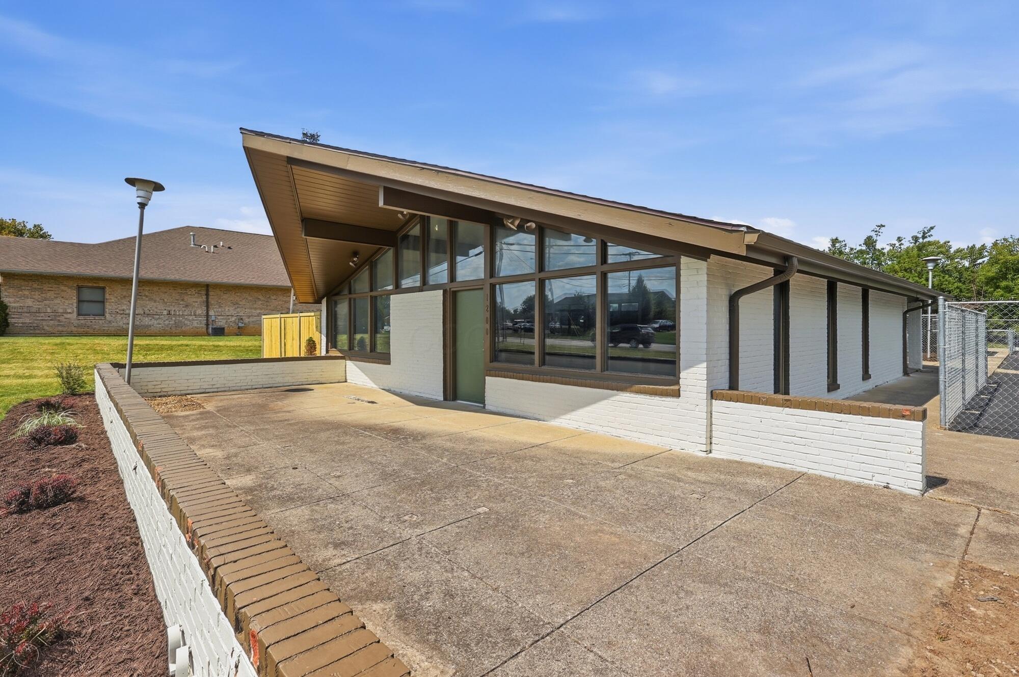 1200 E Home Road Property Photo 8
