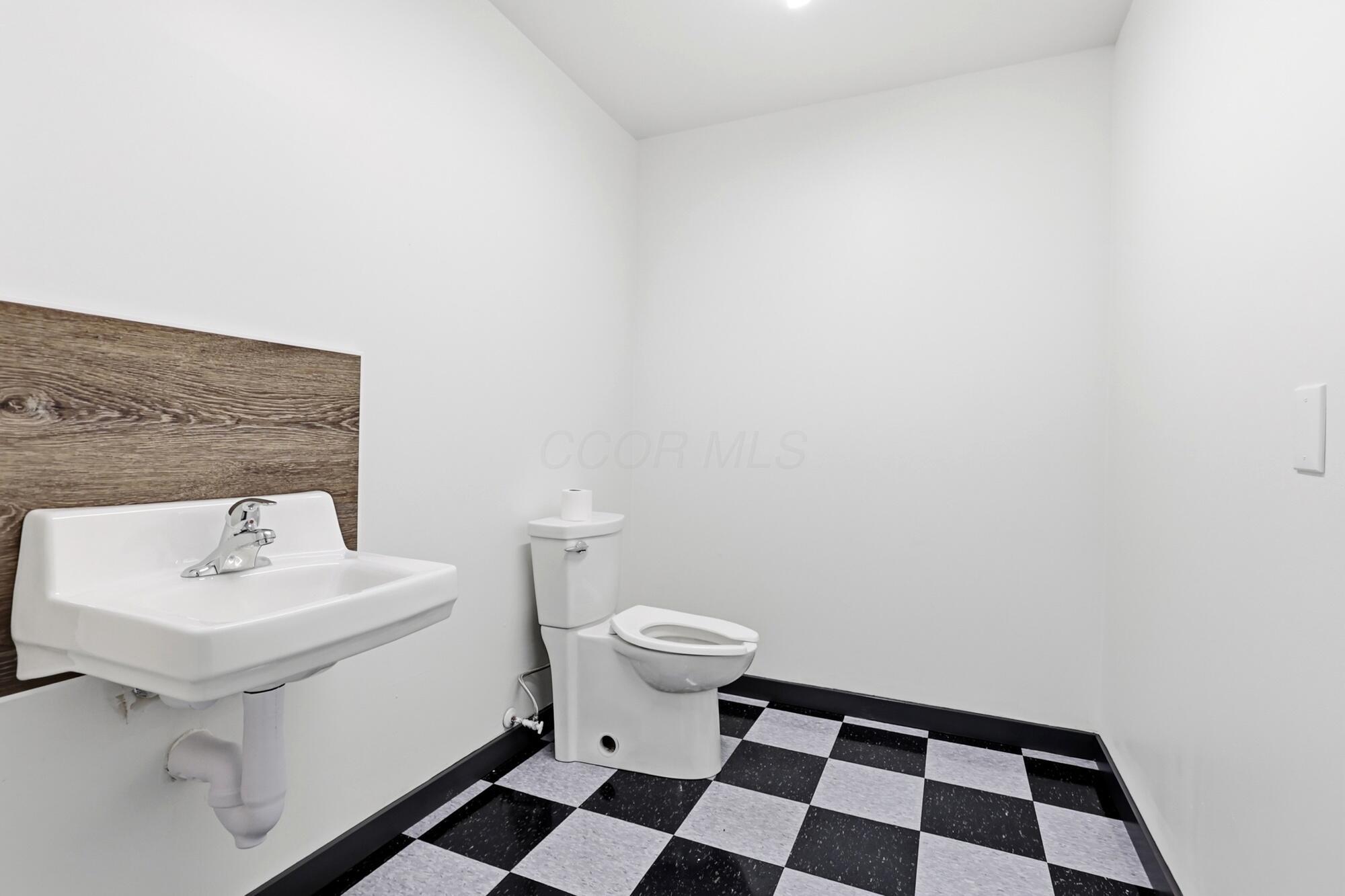 1200 E Home Road Property Photo 21