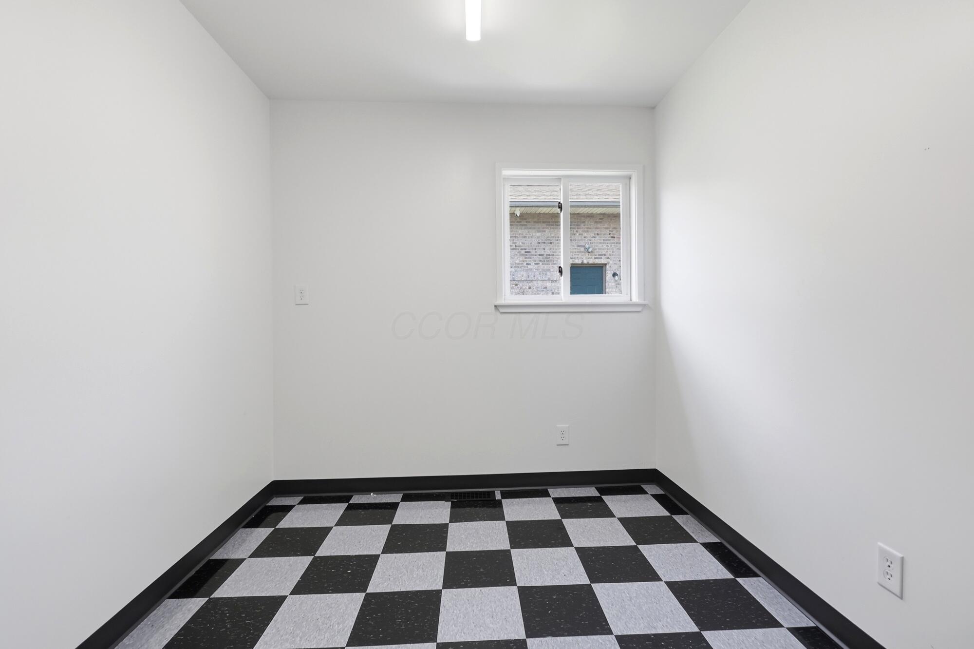 1200 E Home Road Property Photo 32