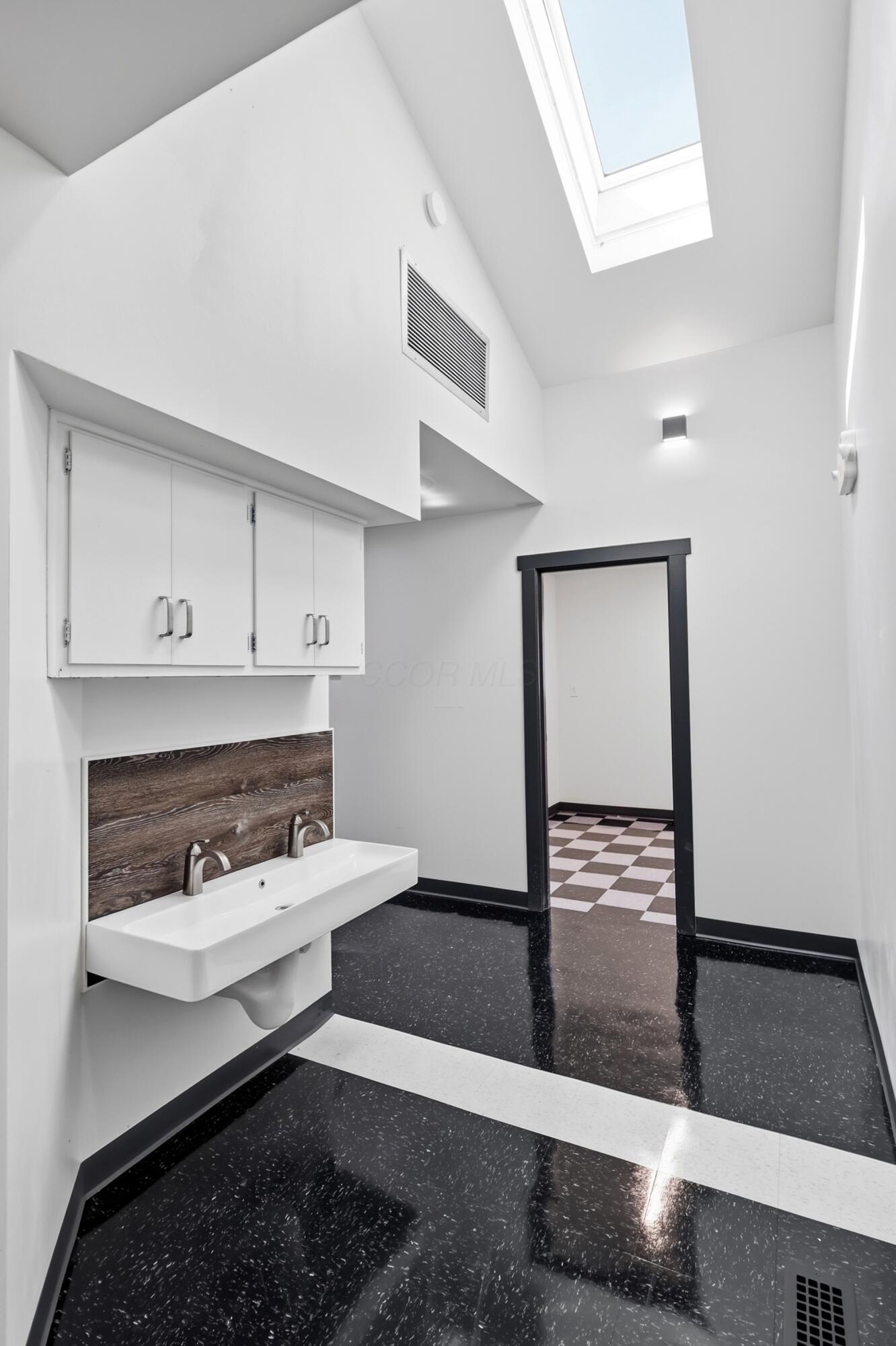 1200 E Home Road Property Photo 34