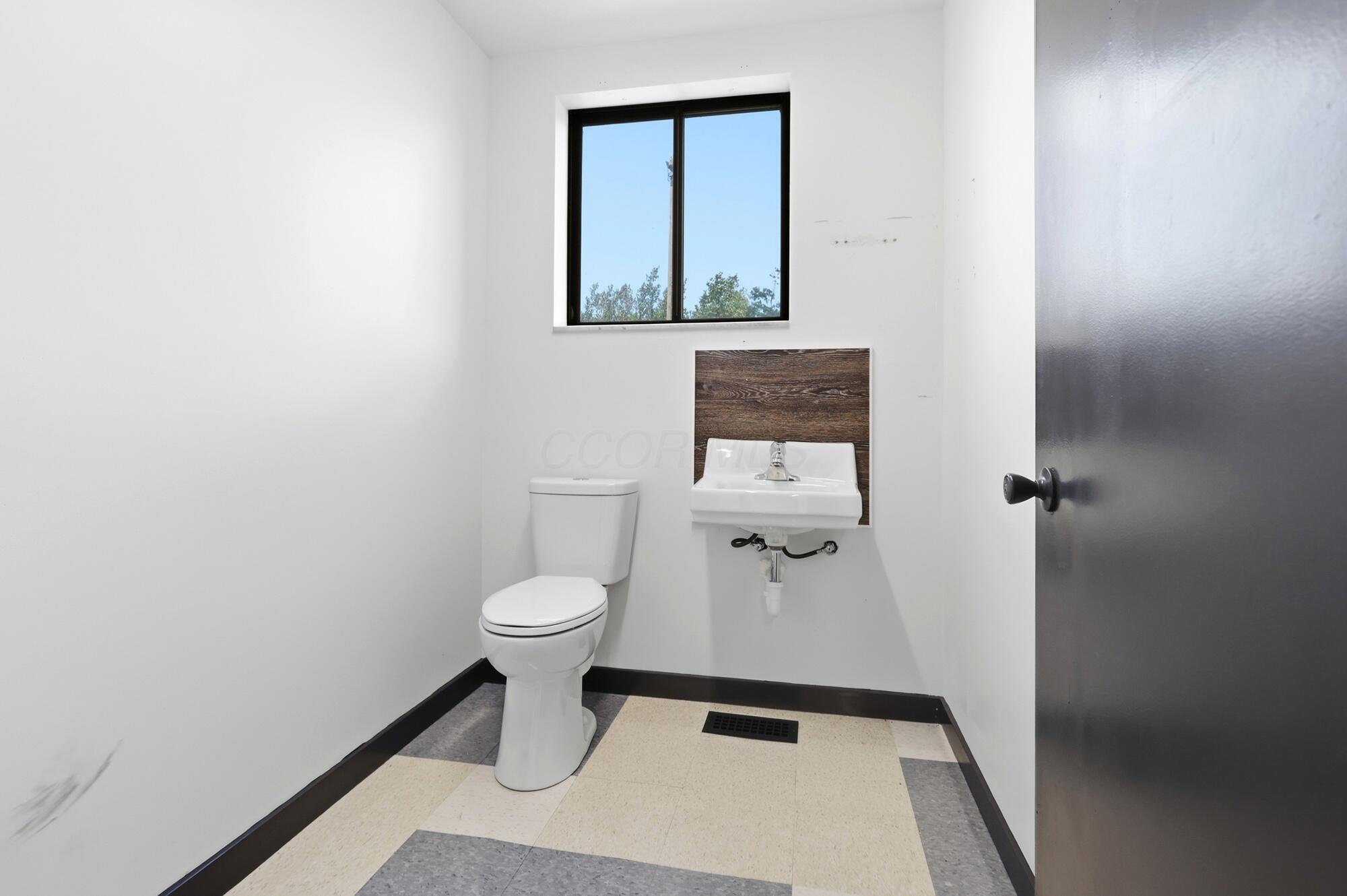1200 E Home Road Property Photo 37