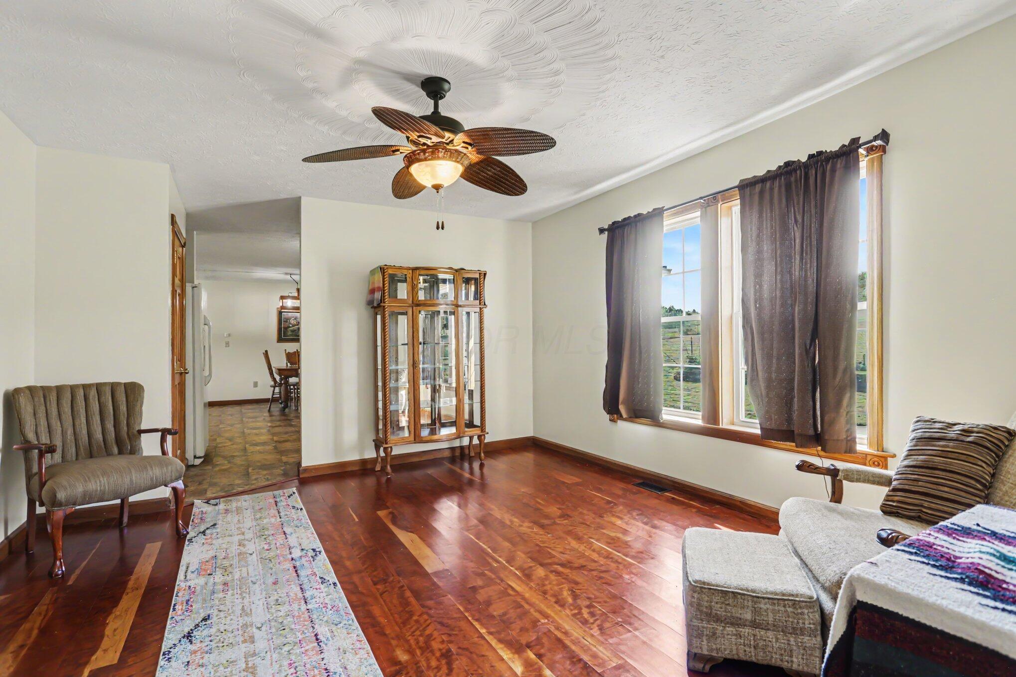 180 E Hydell Road Property Photo 8