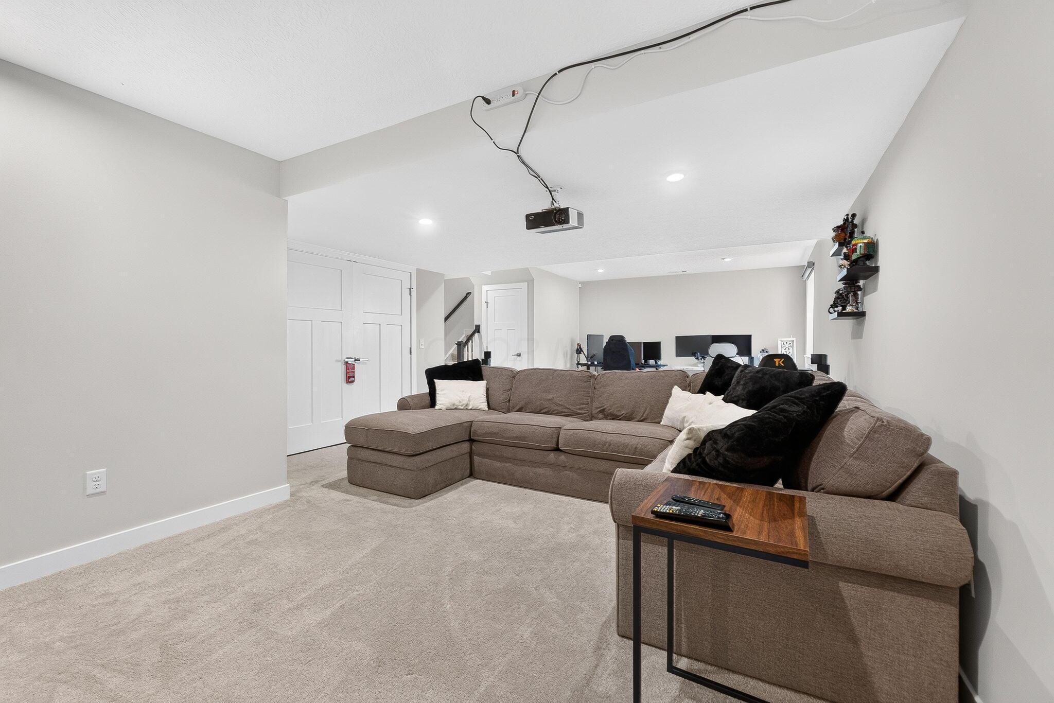 401 Pagoda Loop Property Photo 48