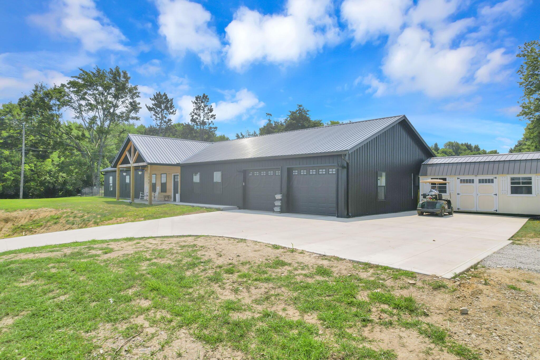 2694 Lees Road Property Photo 2