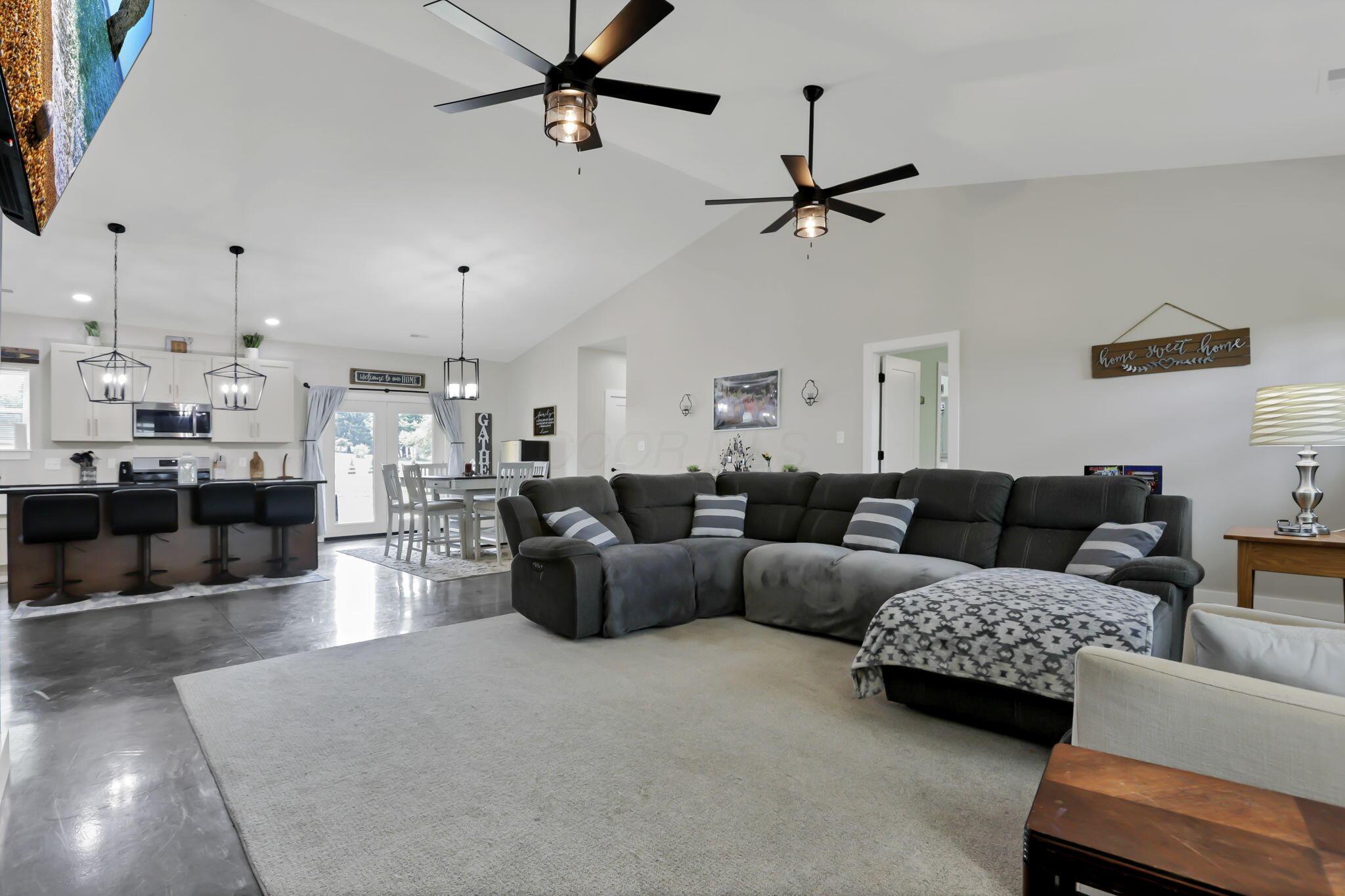 2694 Lees Road Property Photo 4