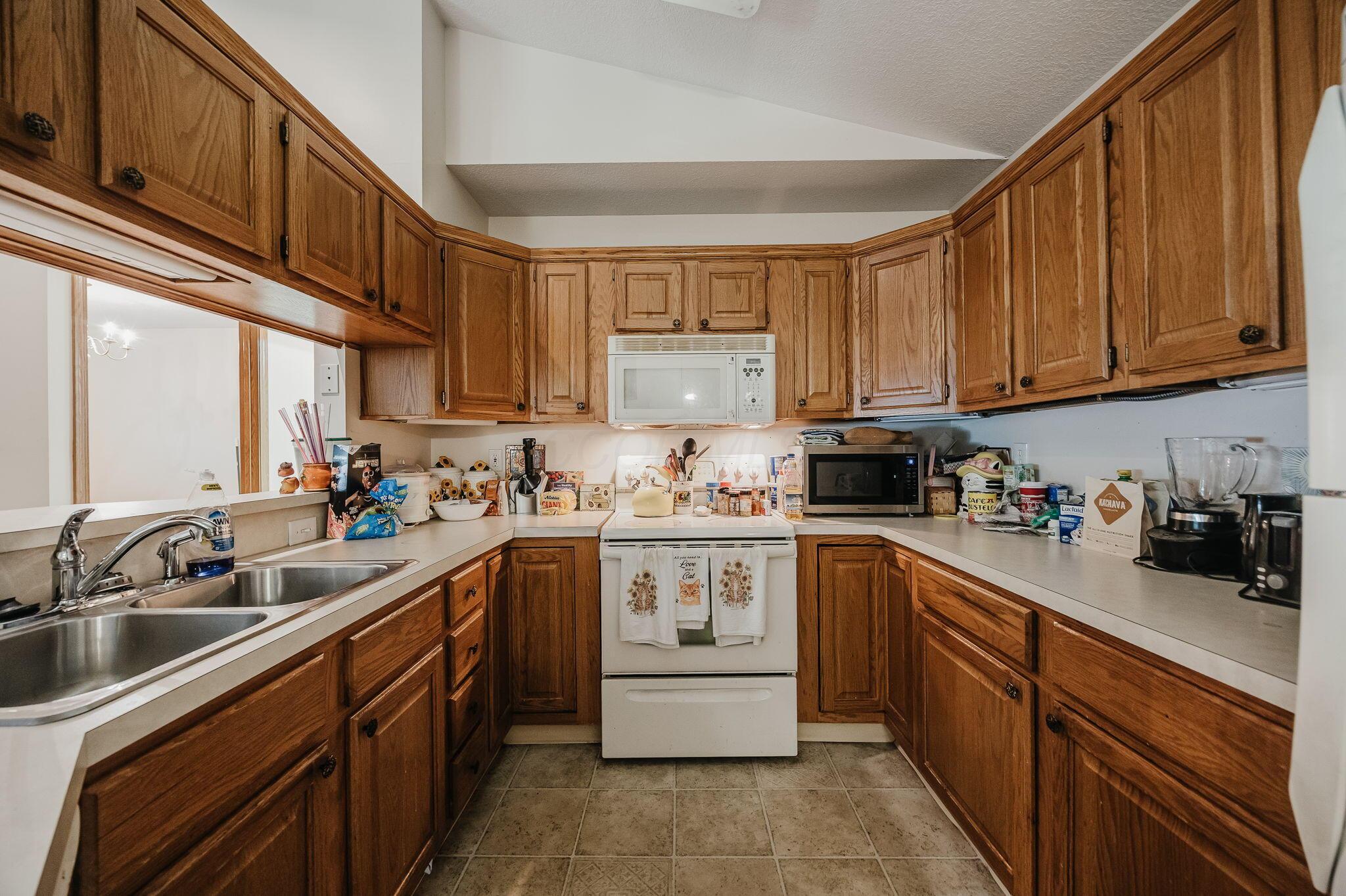 4100 Castel Drive Property Photo 12