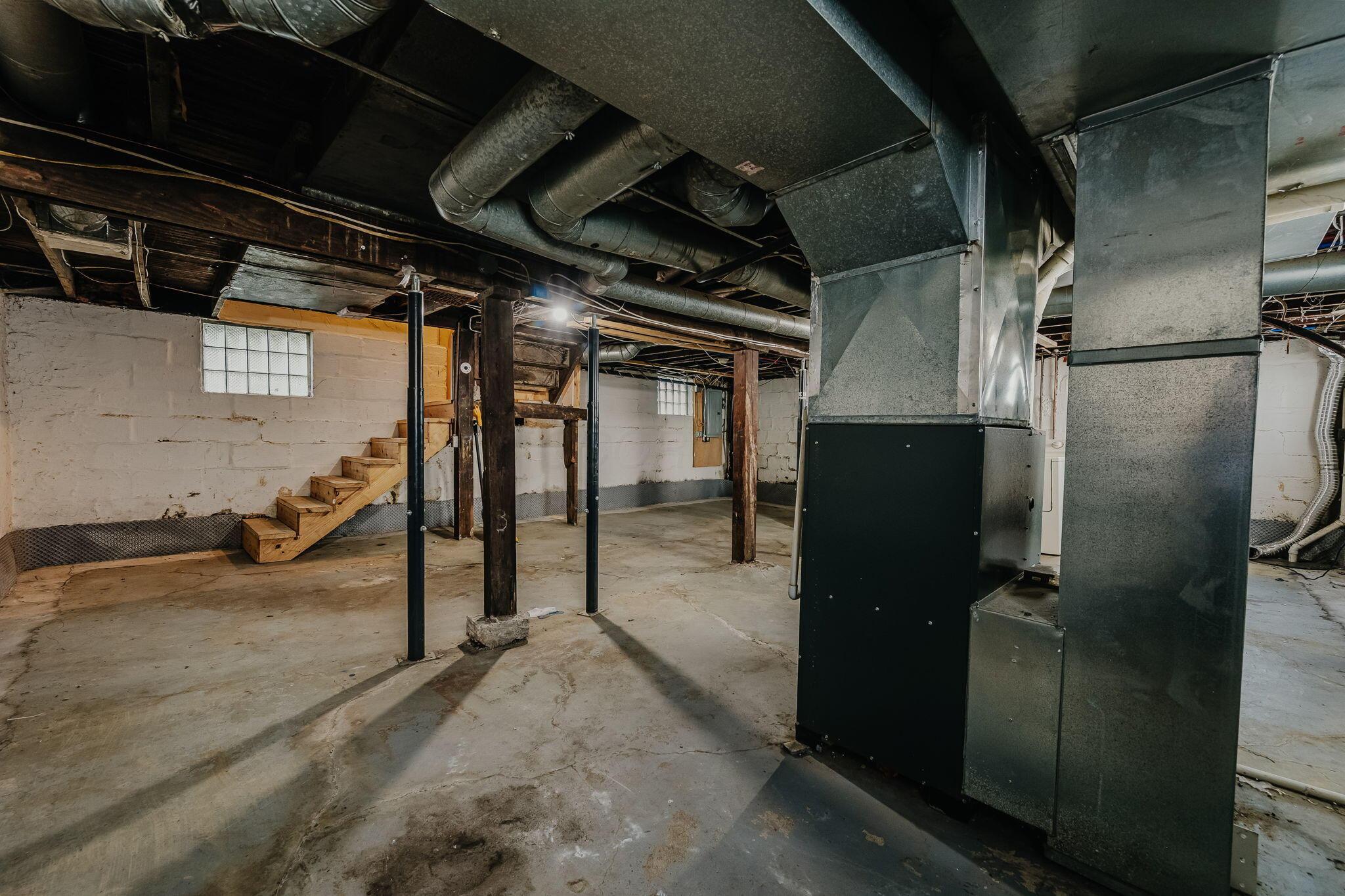 430 Clinton Street Property Photo 42