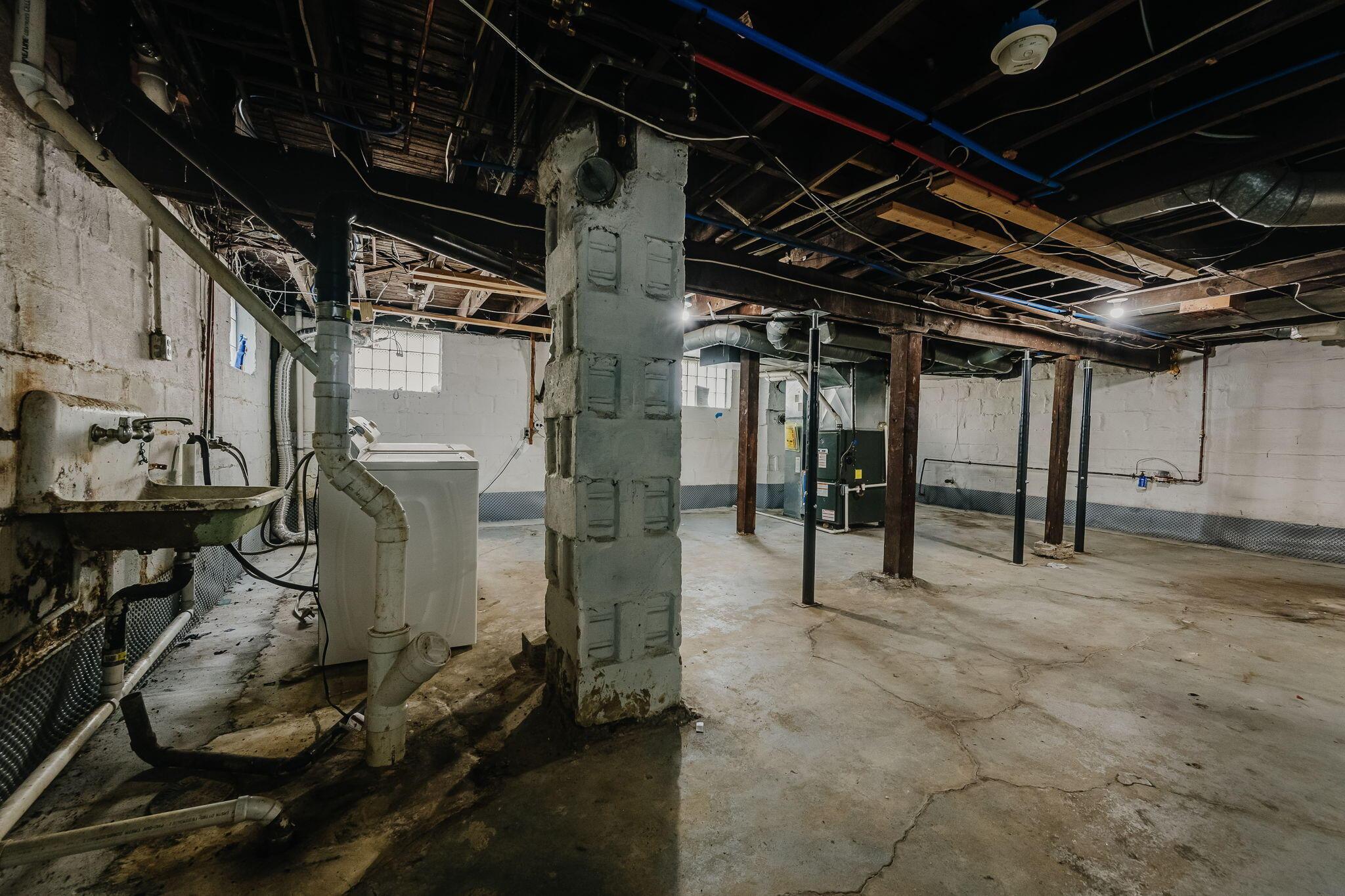 430 Clinton Street Property Photo 43