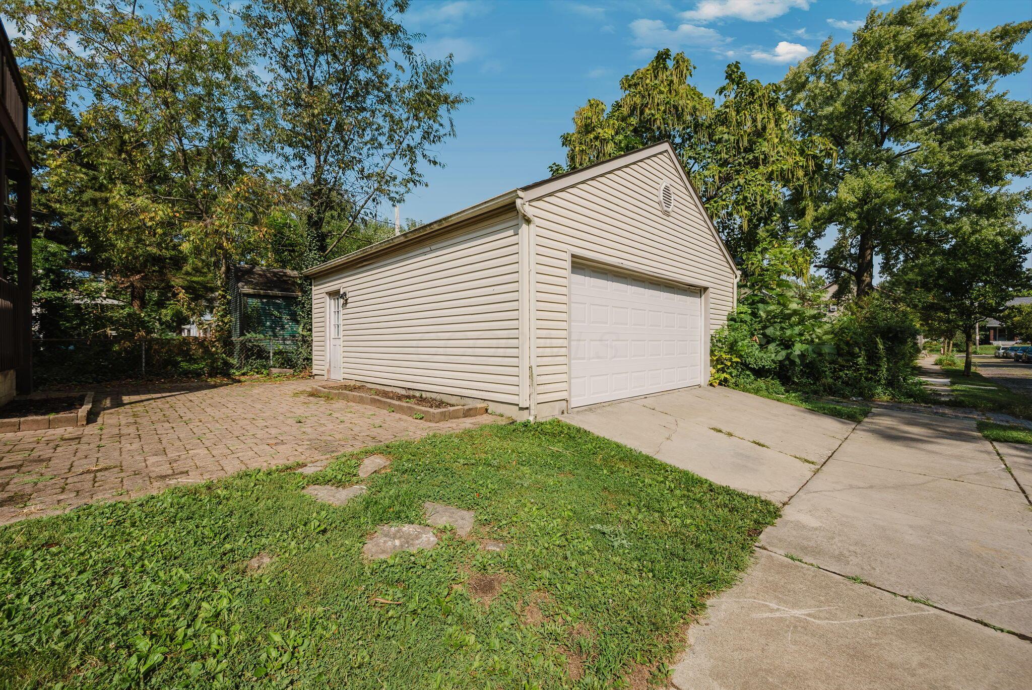 430 Clinton Street Property Photo 55