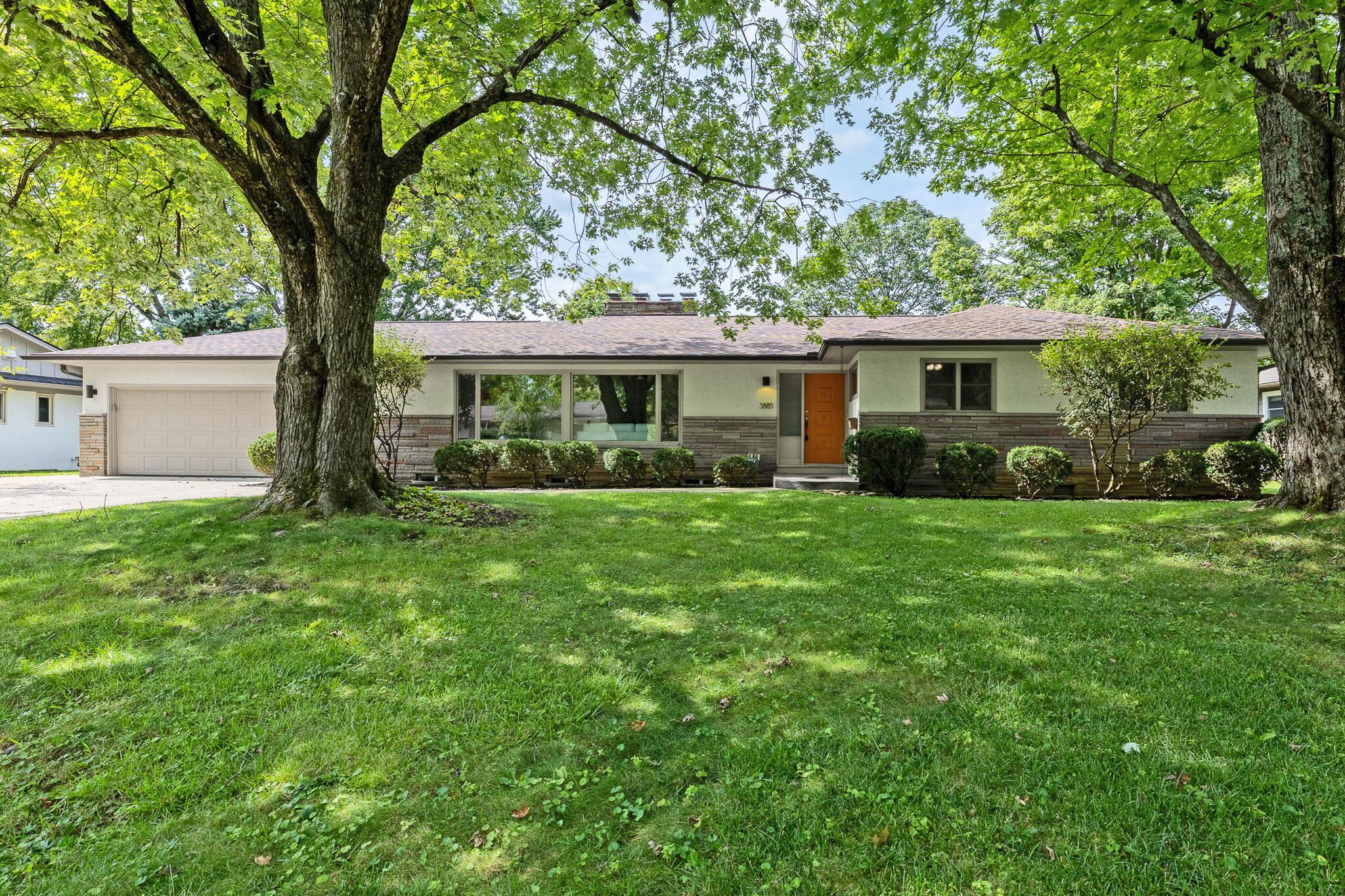 3885 Overdale Drive Property Photo 1