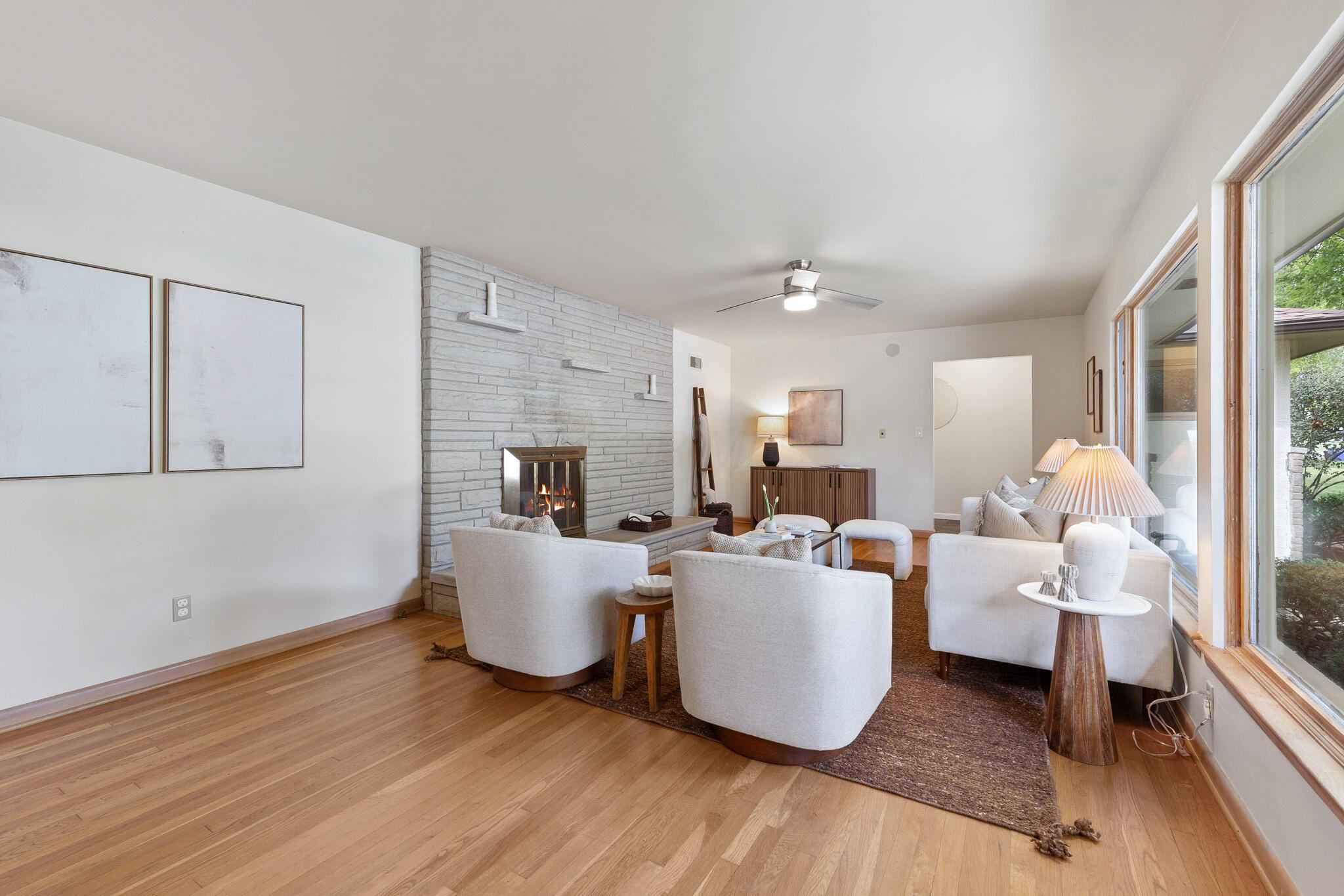 3885 Overdale Drive Property Photo 4