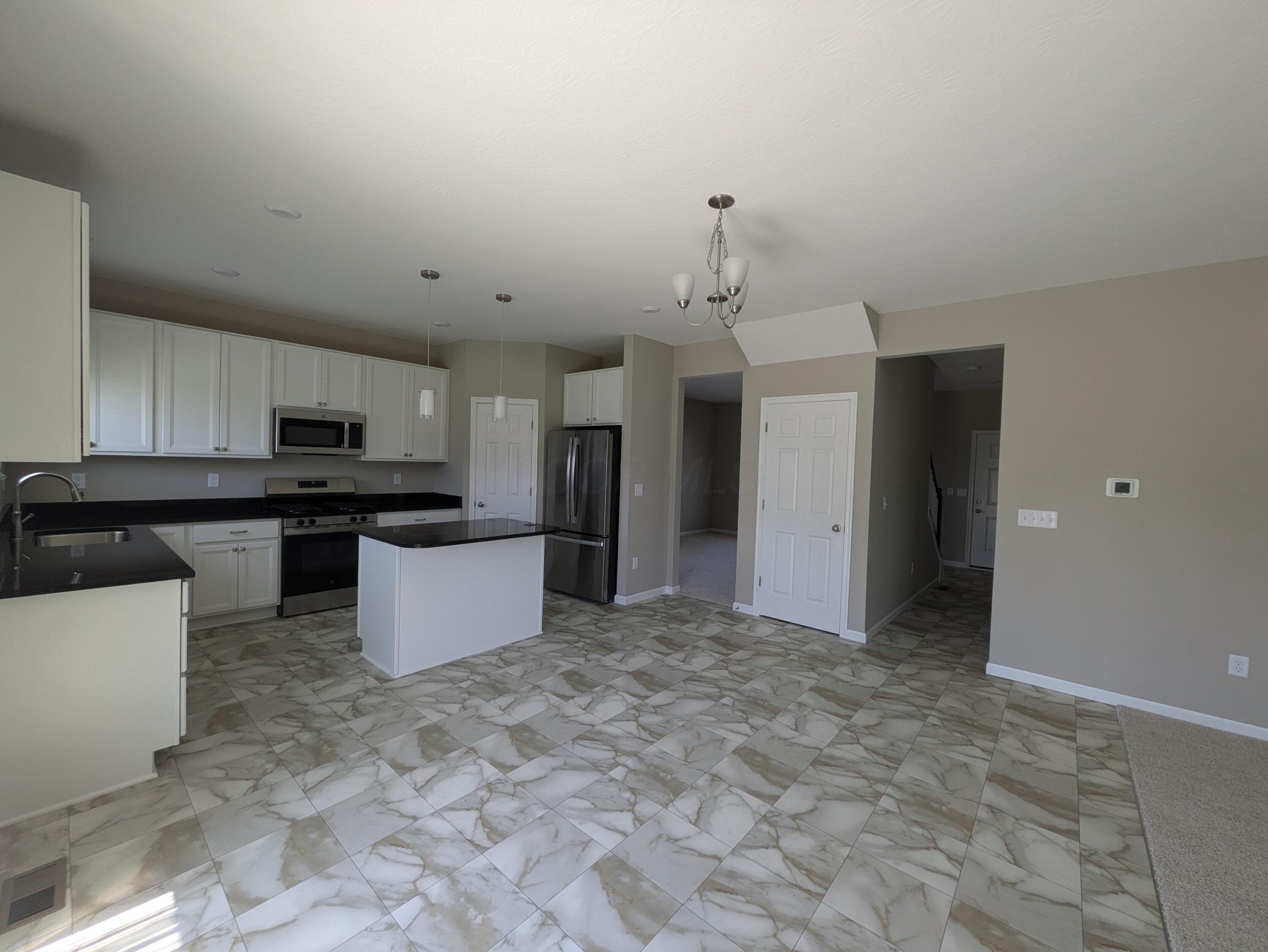 9013 Hawk Hill Way Property Photo 6