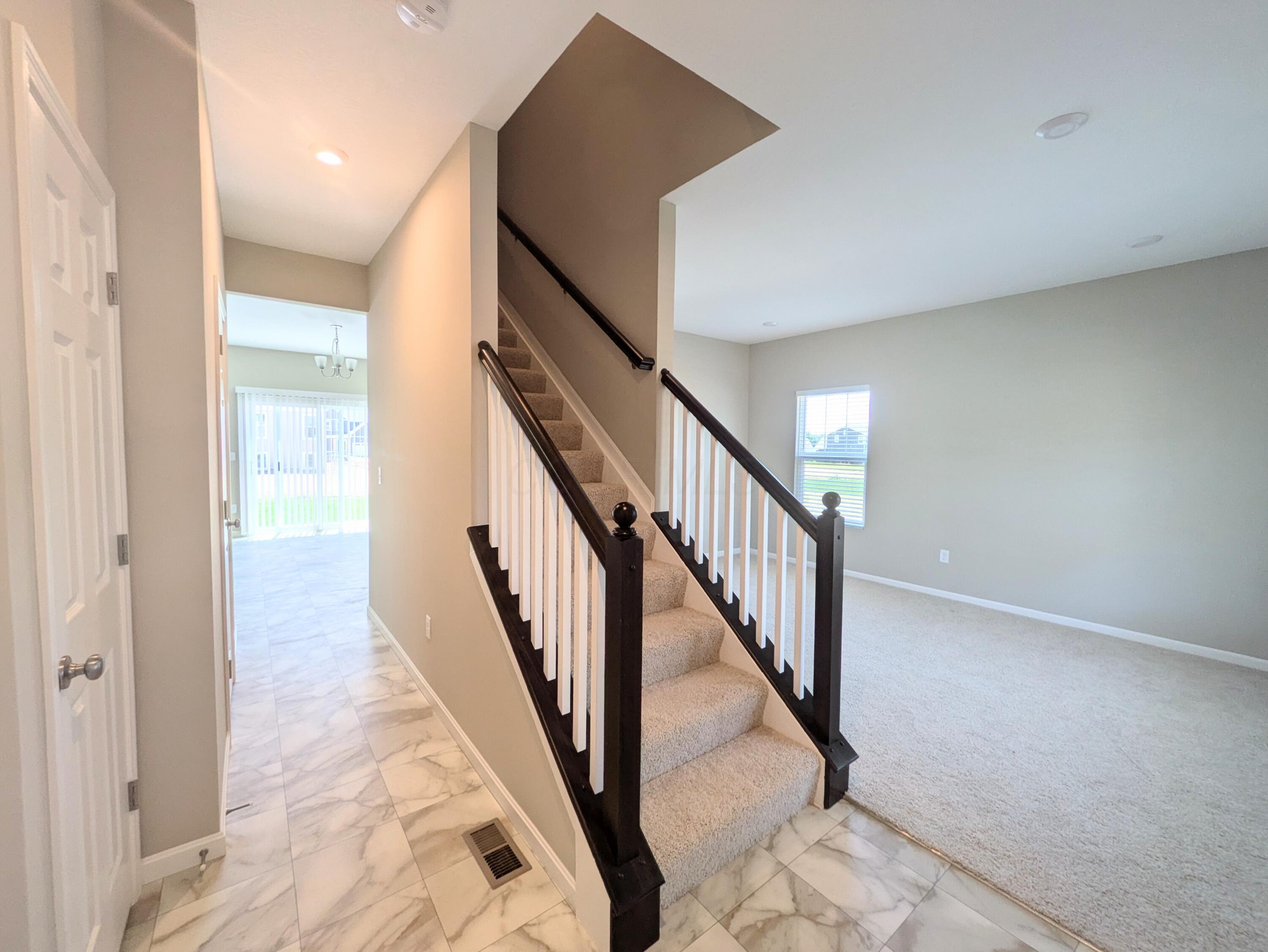 9013 Hawk Hill Way Property Photo 12