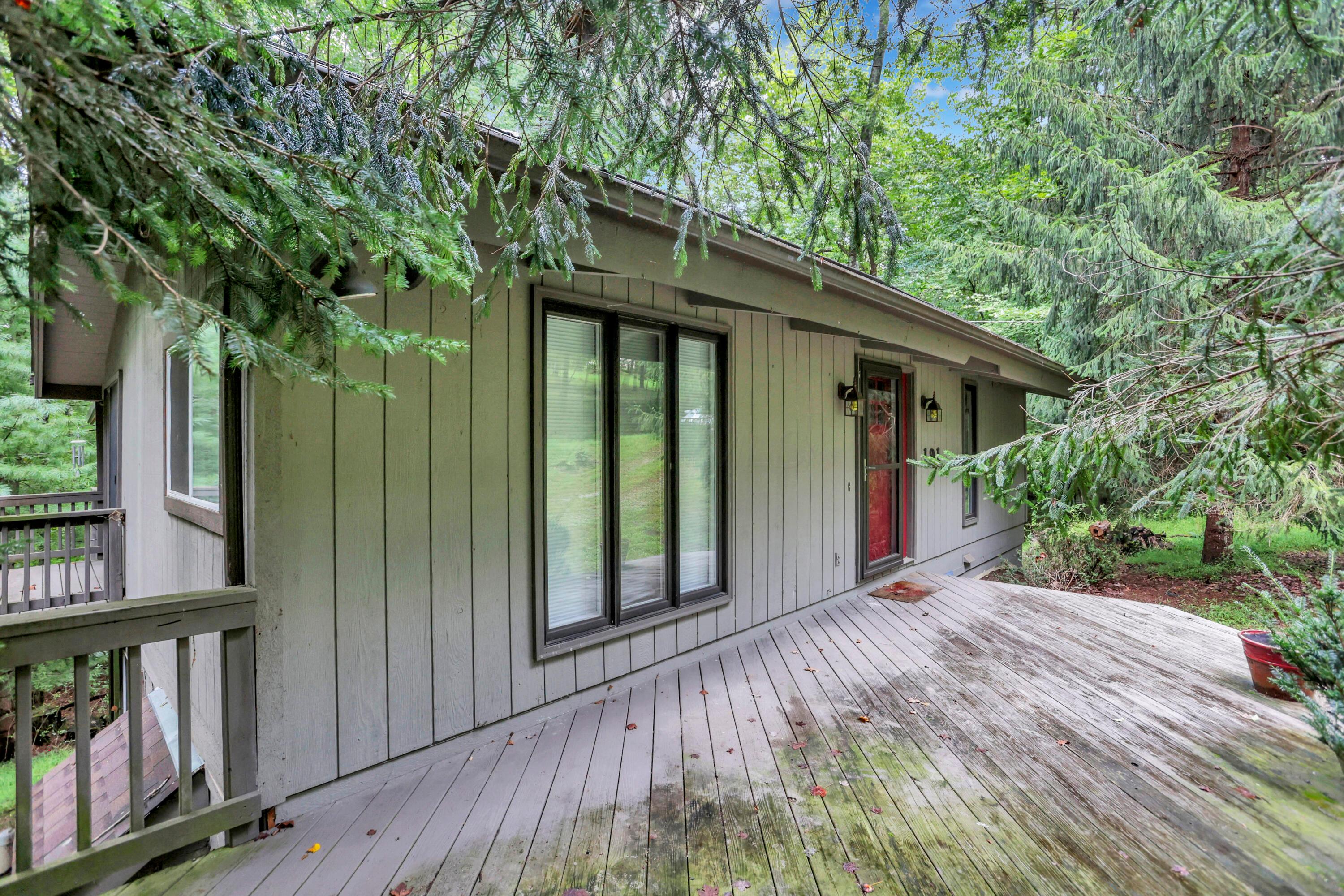 191 Apache Lane Property Photo 7