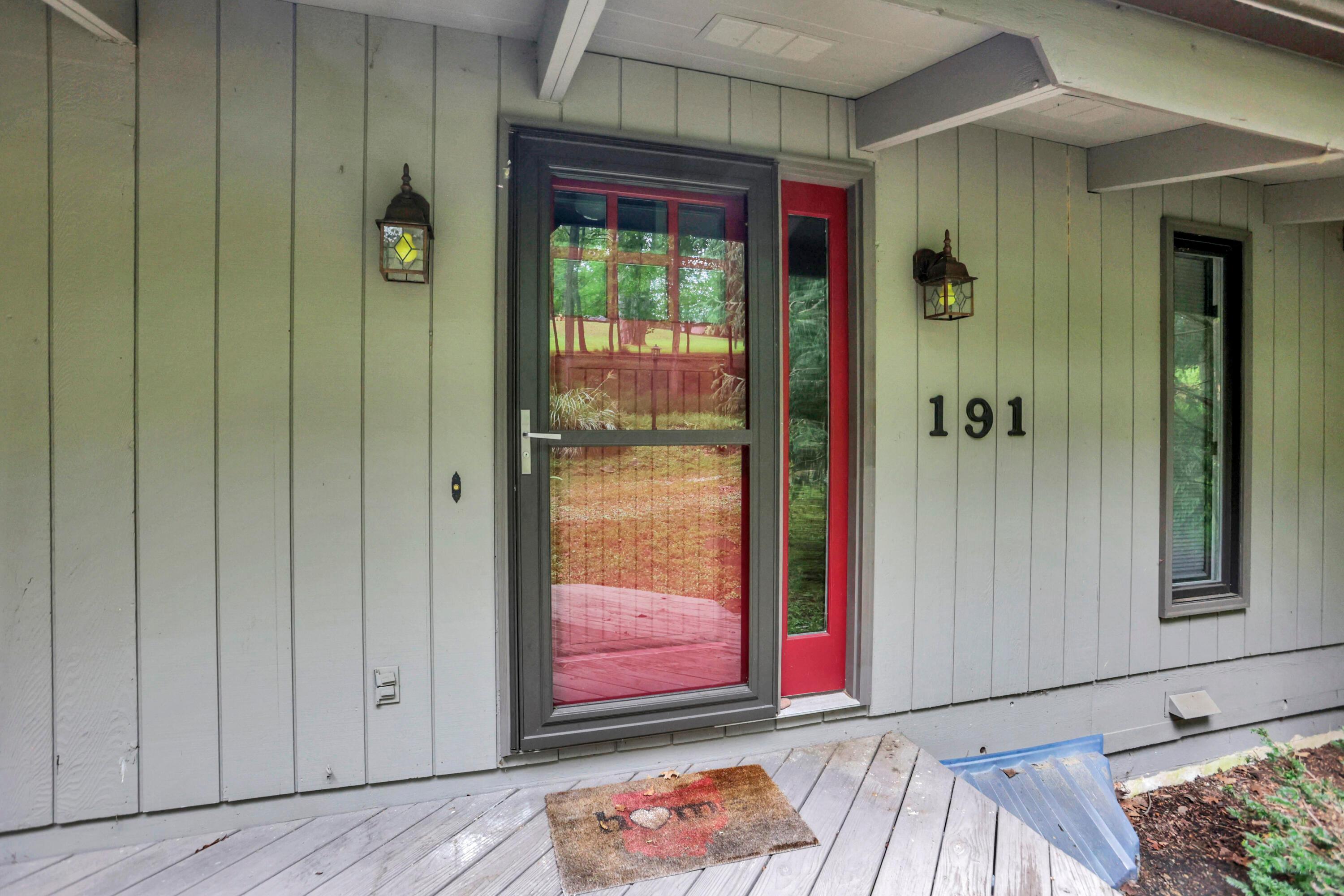 191 Apache Lane Property Photo 9