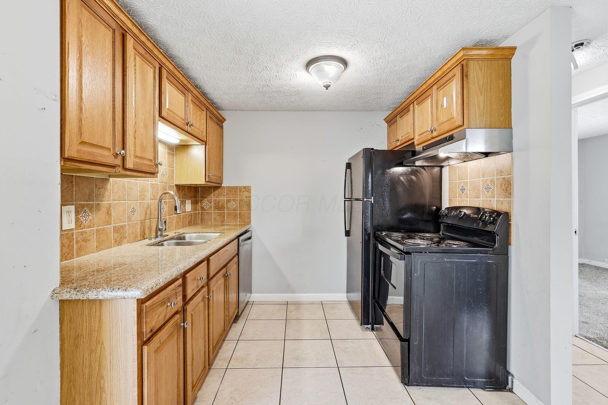 4943 Old Tree Avenue Property Photo 9