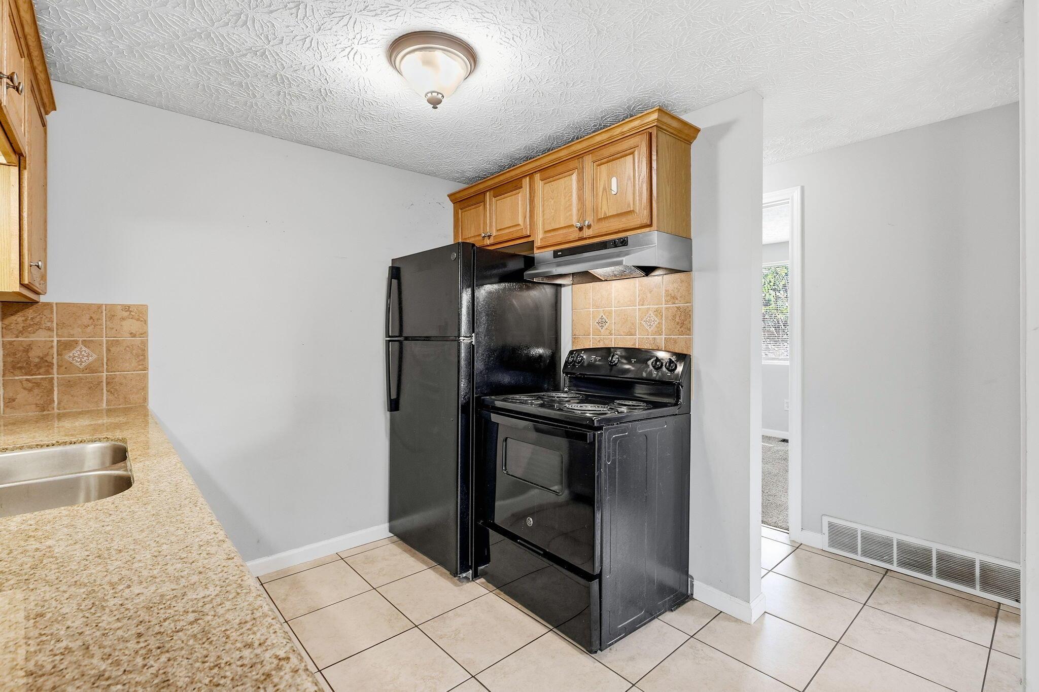 4943 Old Tree Avenue Property Photo 10
