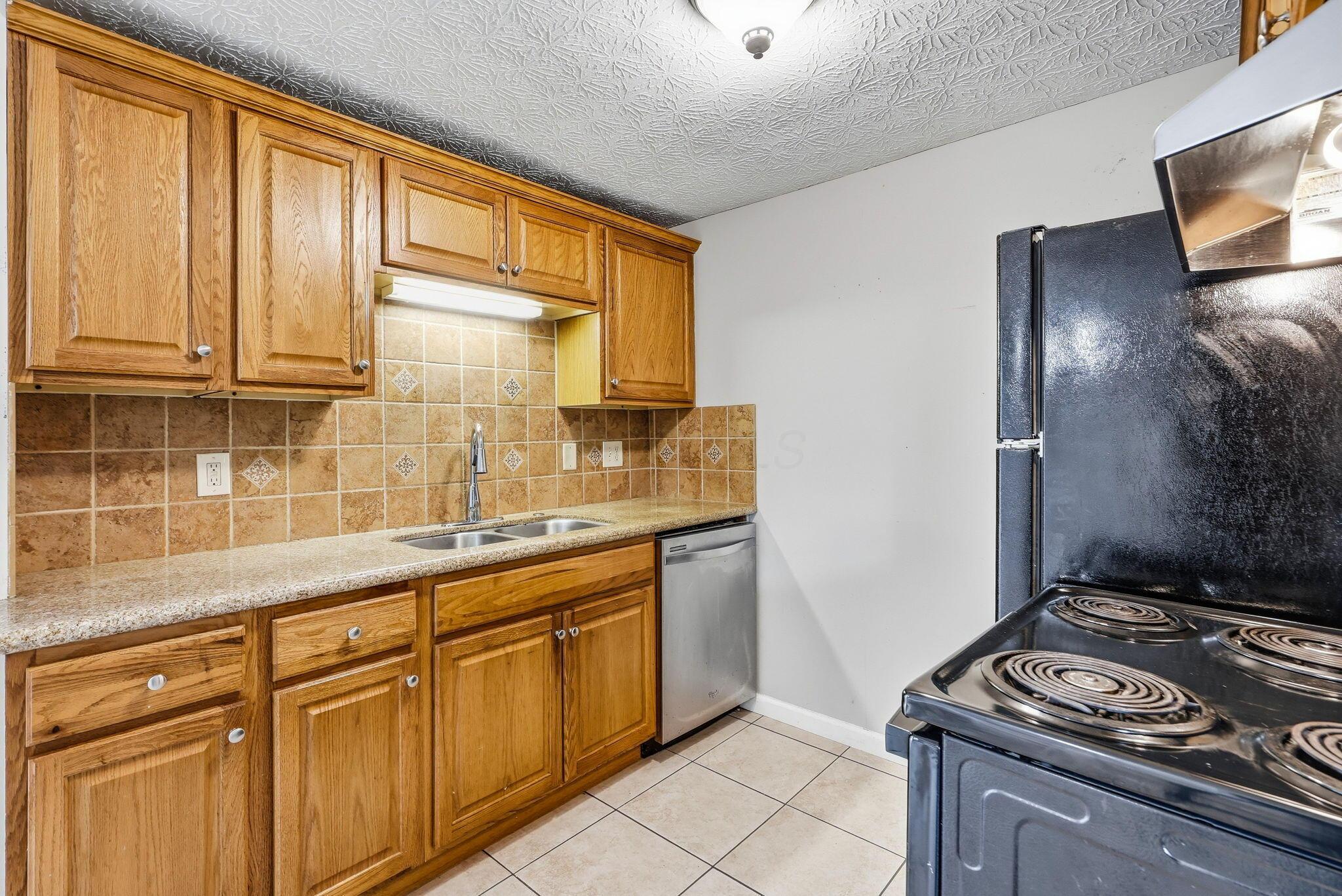 4943 Old Tree Avenue Property Photo 11
