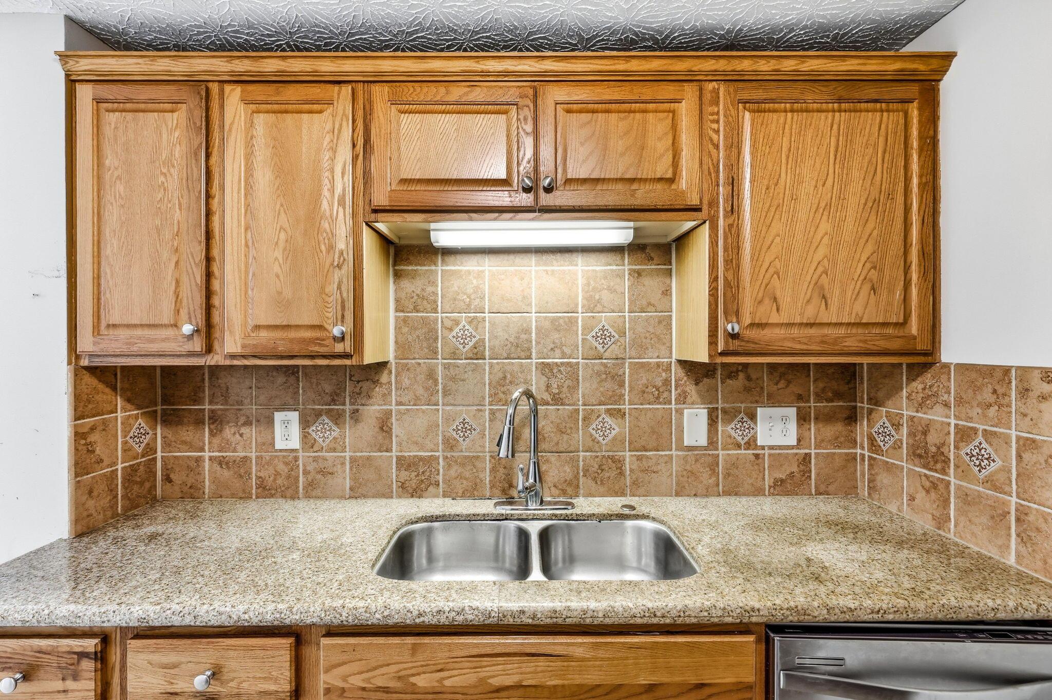 4943 Old Tree Avenue Property Photo 12