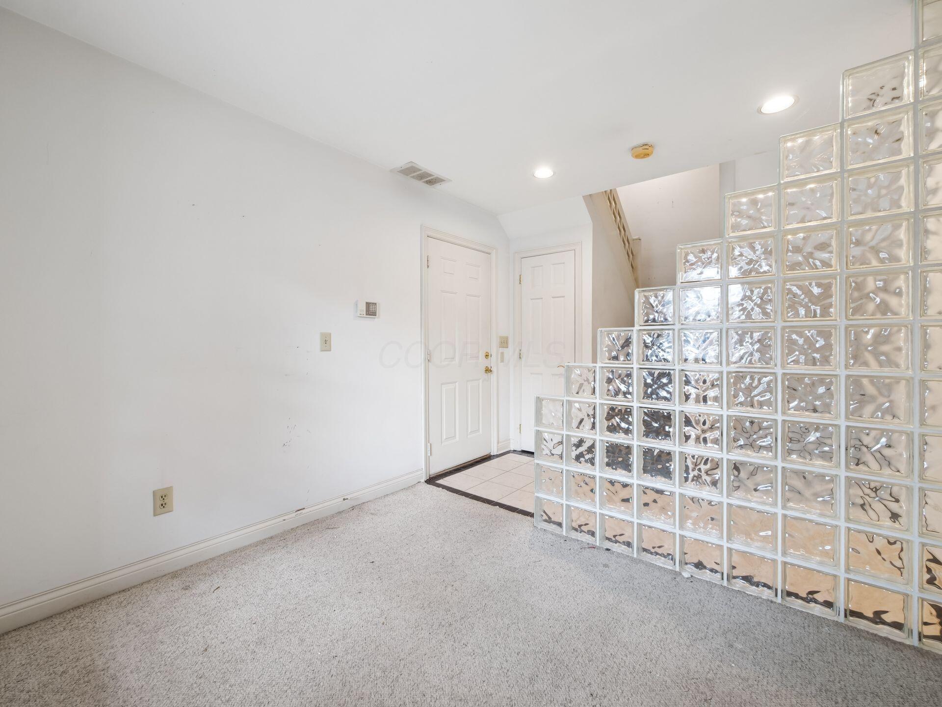 719 Sycamore Place Property Photo 10