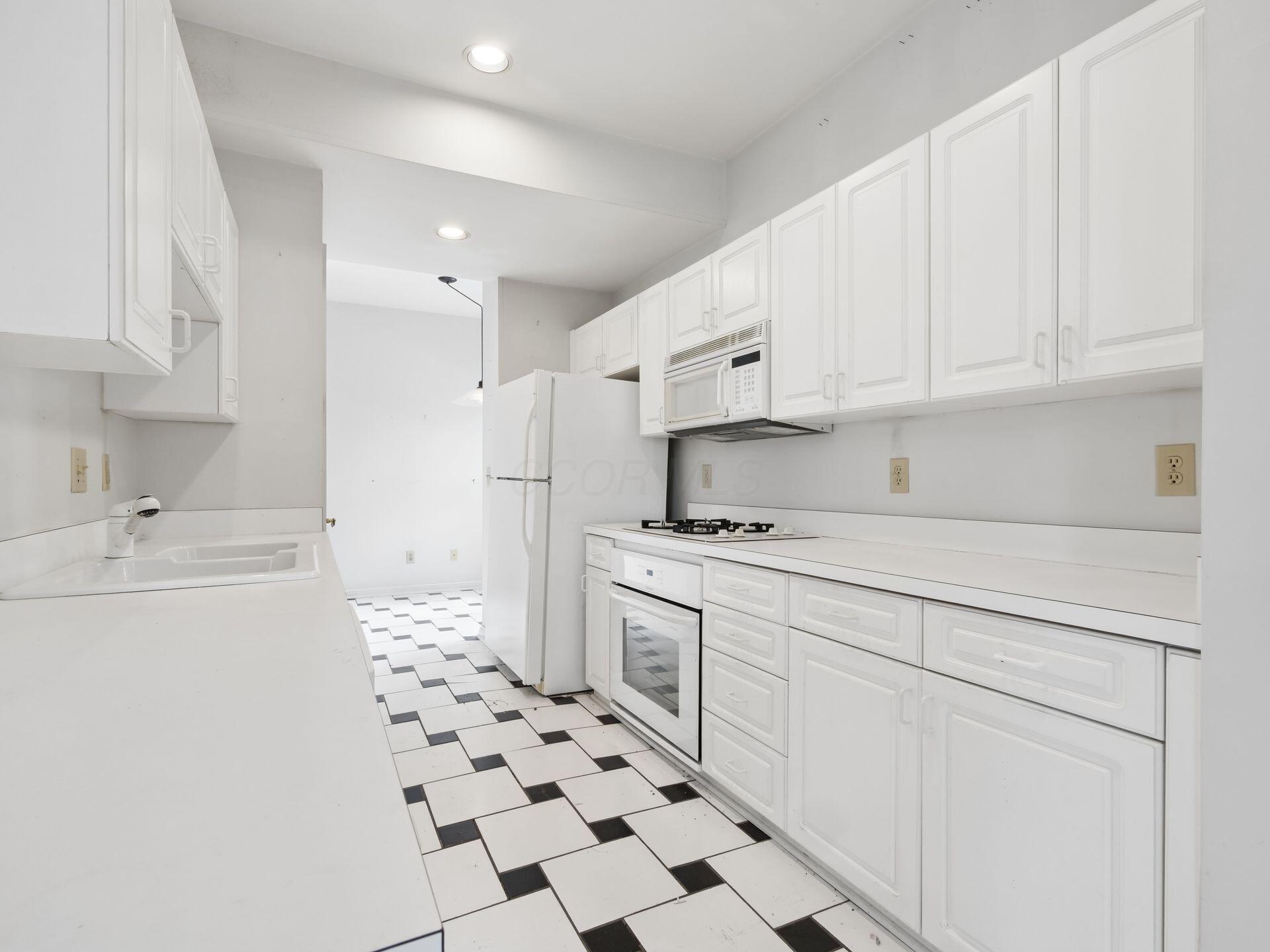 719 Sycamore Place Property Photo 19