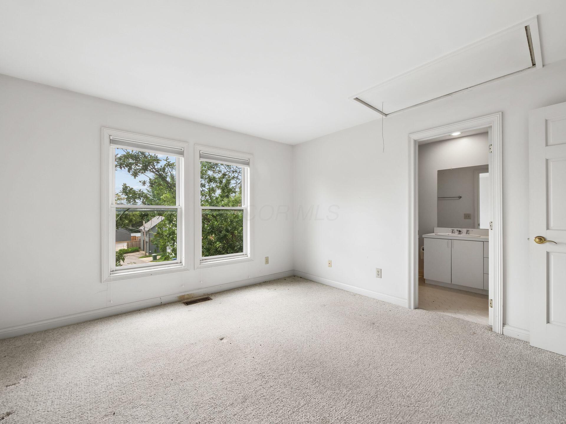 719 Sycamore Place Property Photo 29