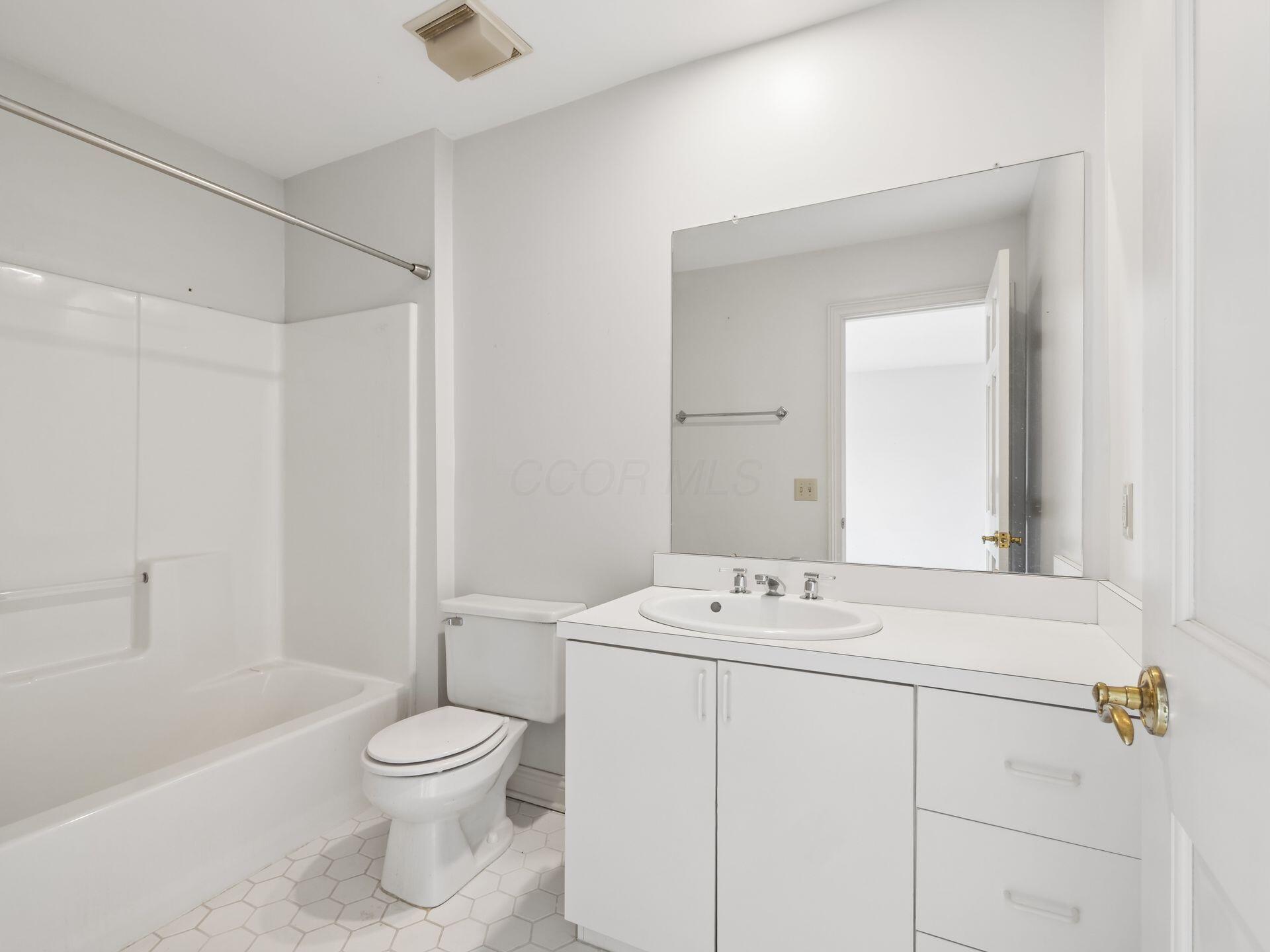 719 Sycamore Place Property Photo 31