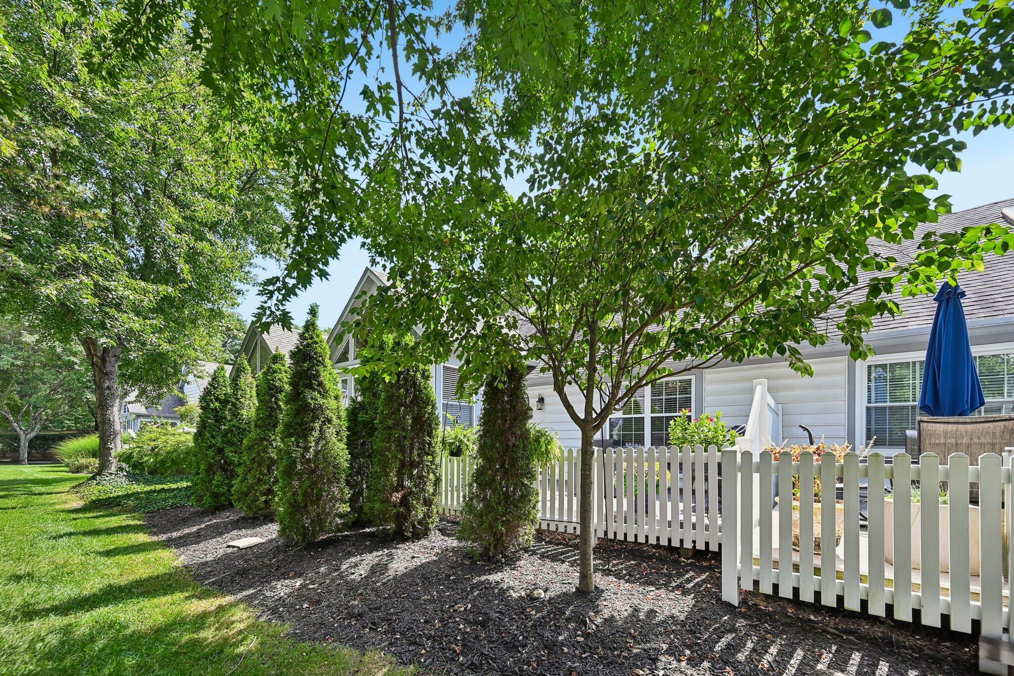 6423 Upper Lake Circle Property Photo 5
