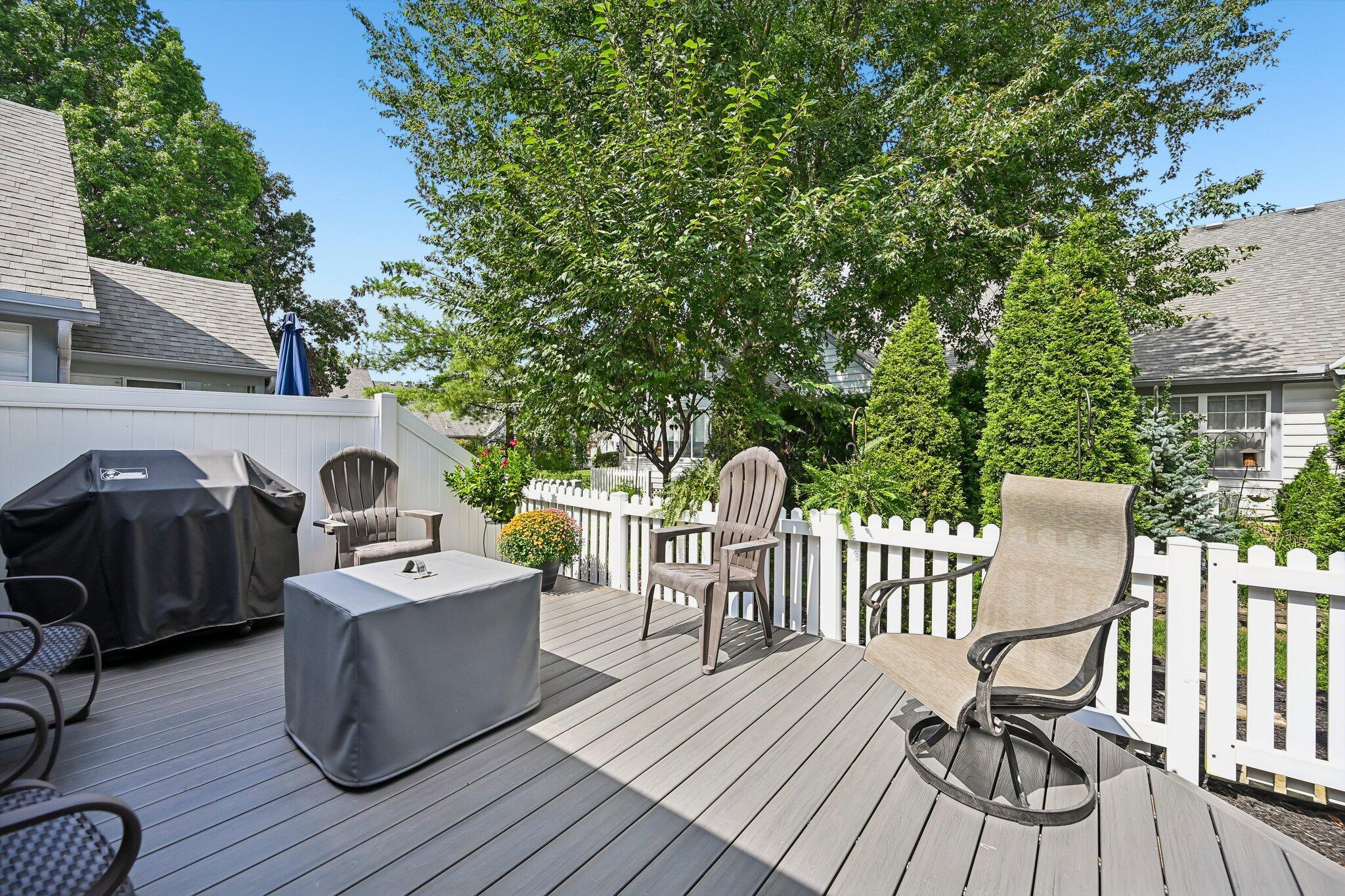 6423 Upper Lake Circle Property Photo 6