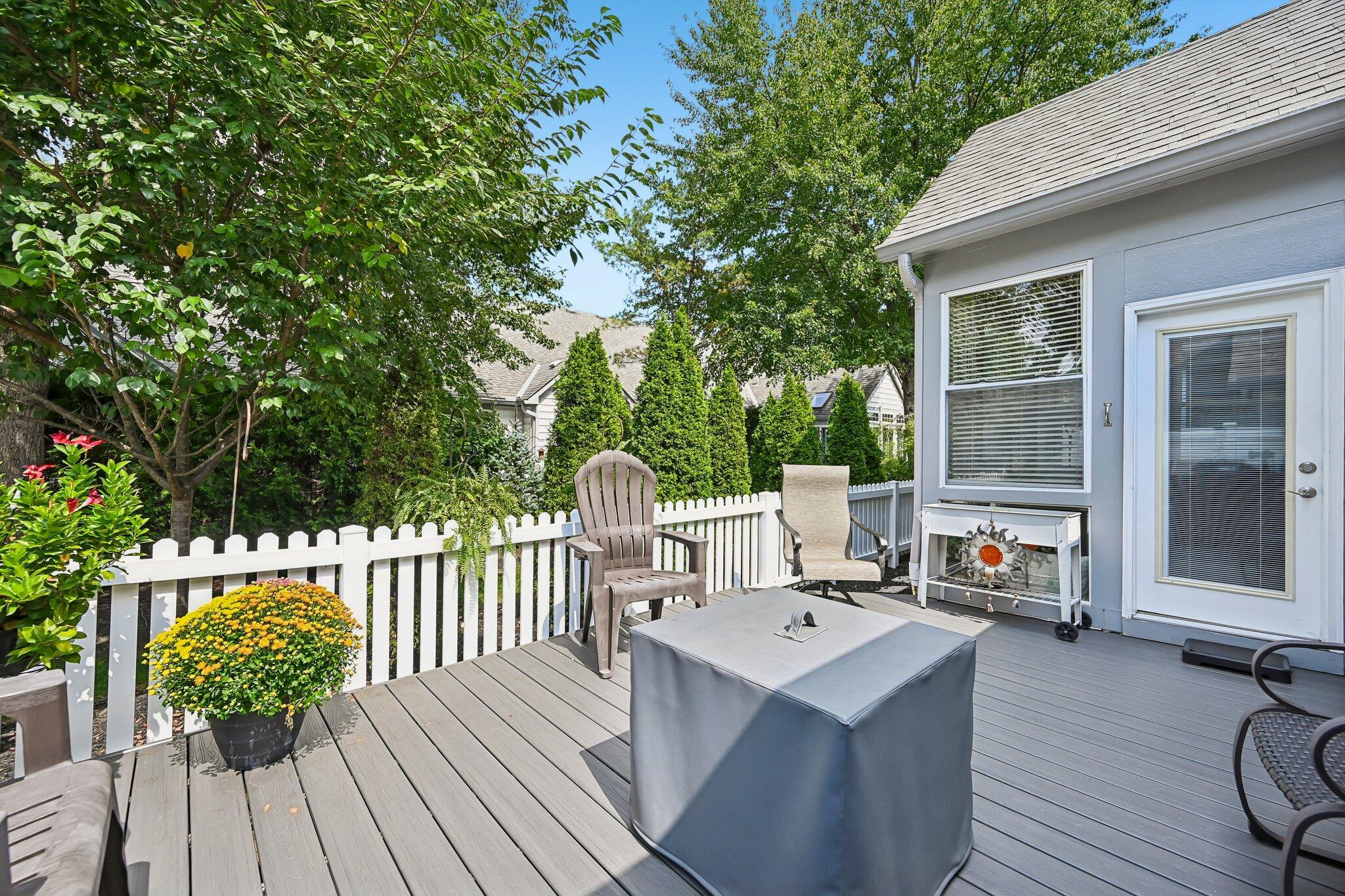 6423 Upper Lake Circle Property Photo 7