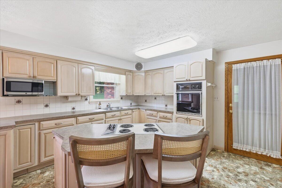 8723 Keys Road Property Photo 21