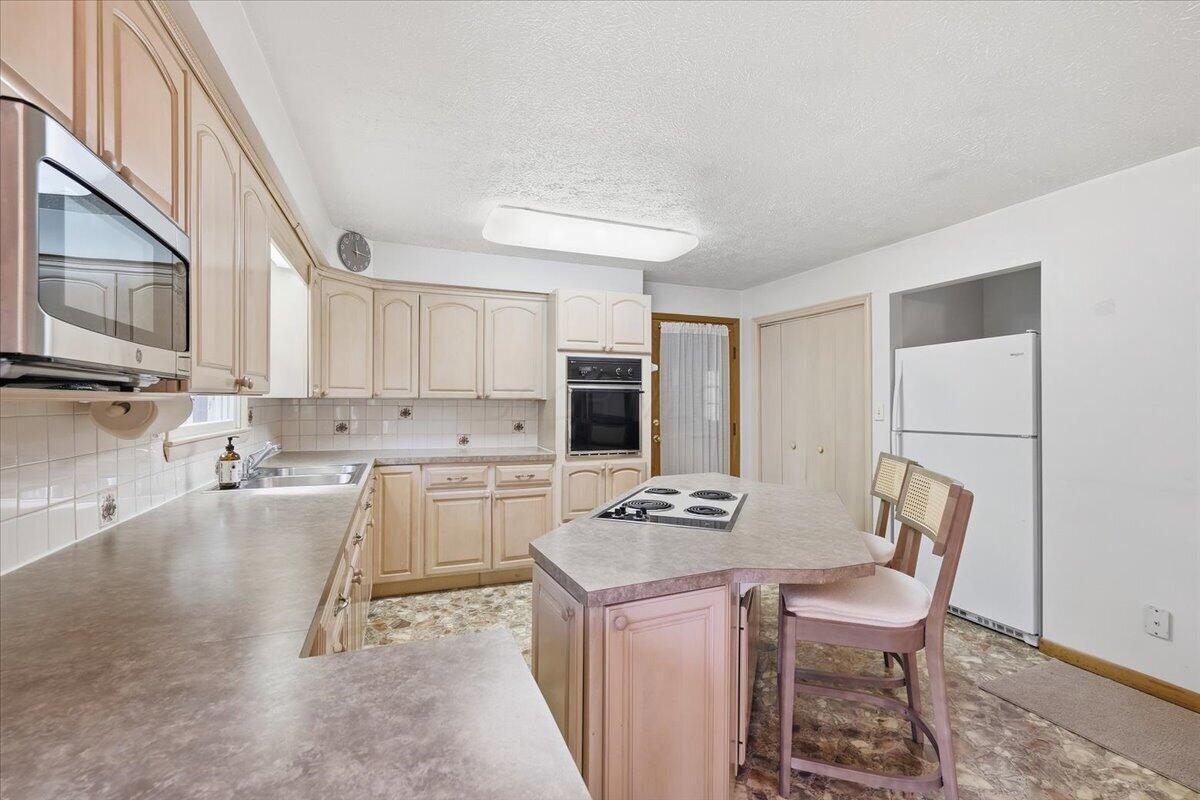 8723 Keys Road Property Photo 22