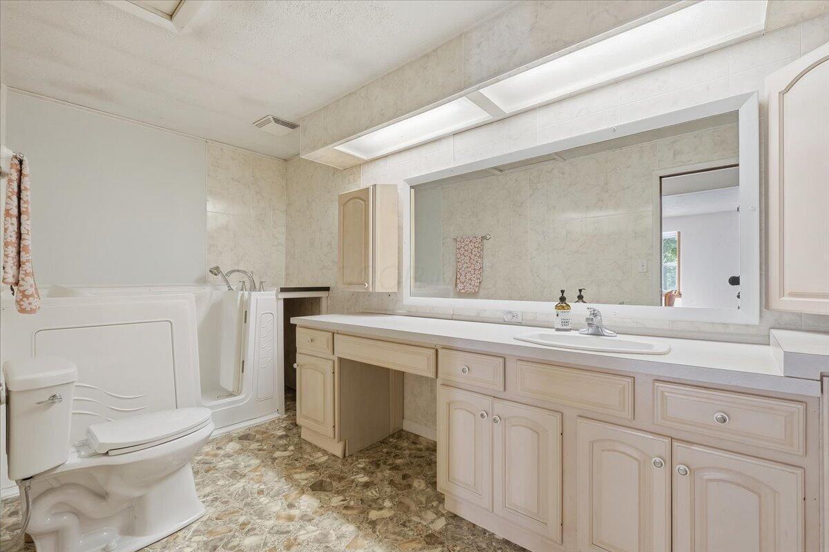 8723 Keys Road Property Photo 32