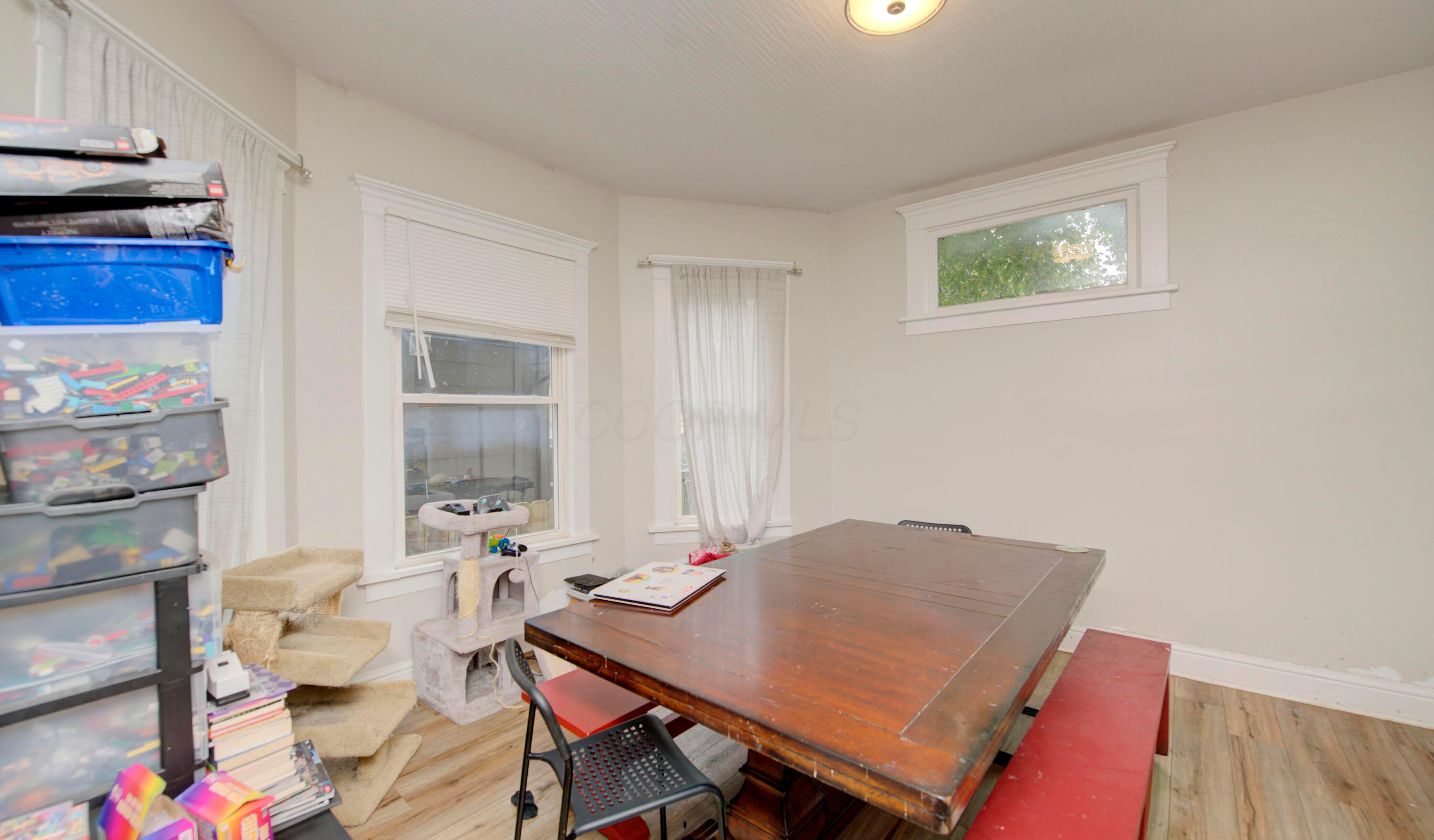 31 S Ogden Avenue Property Photo 6