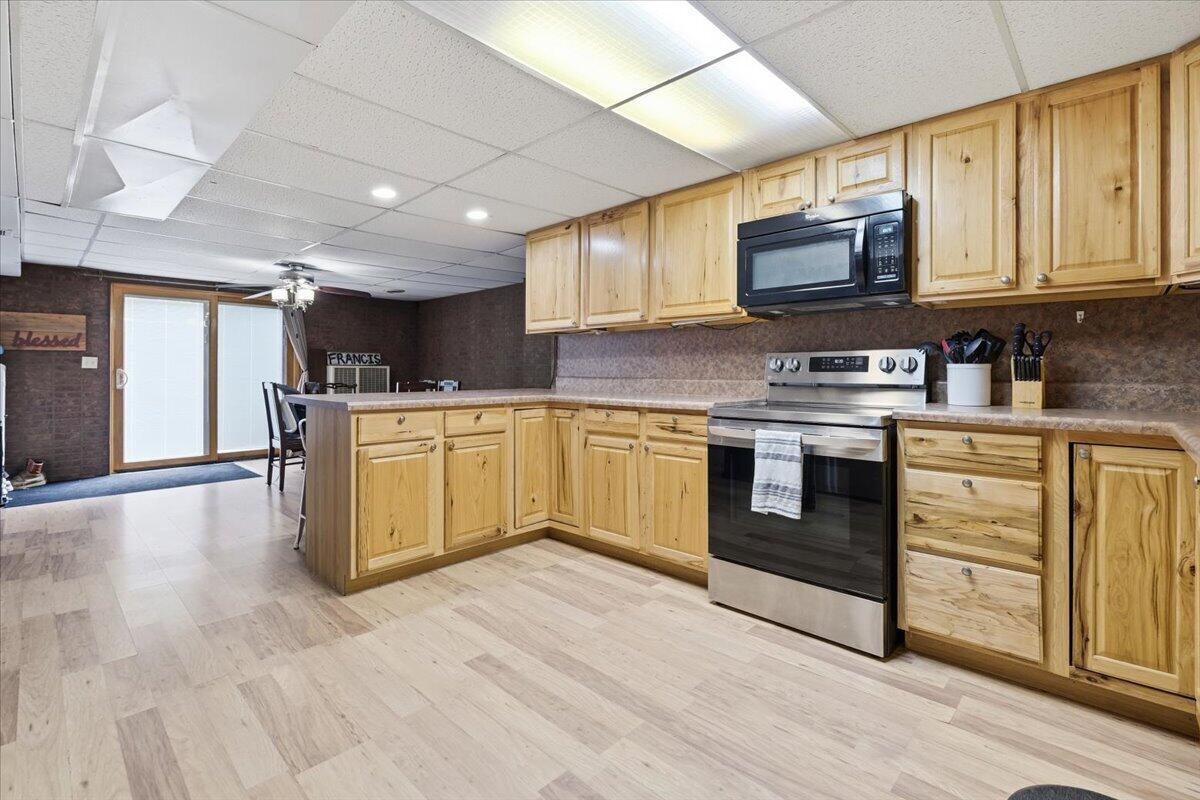 605 Snyder Drive Property Photo 6