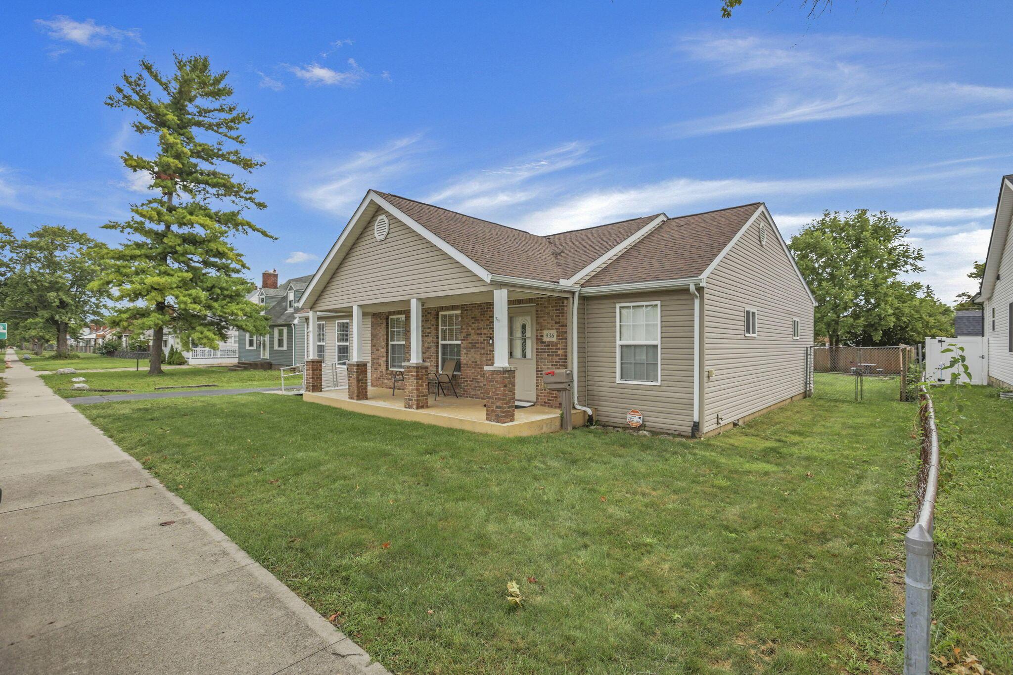 936 Binns Boulevard Property Photo 3