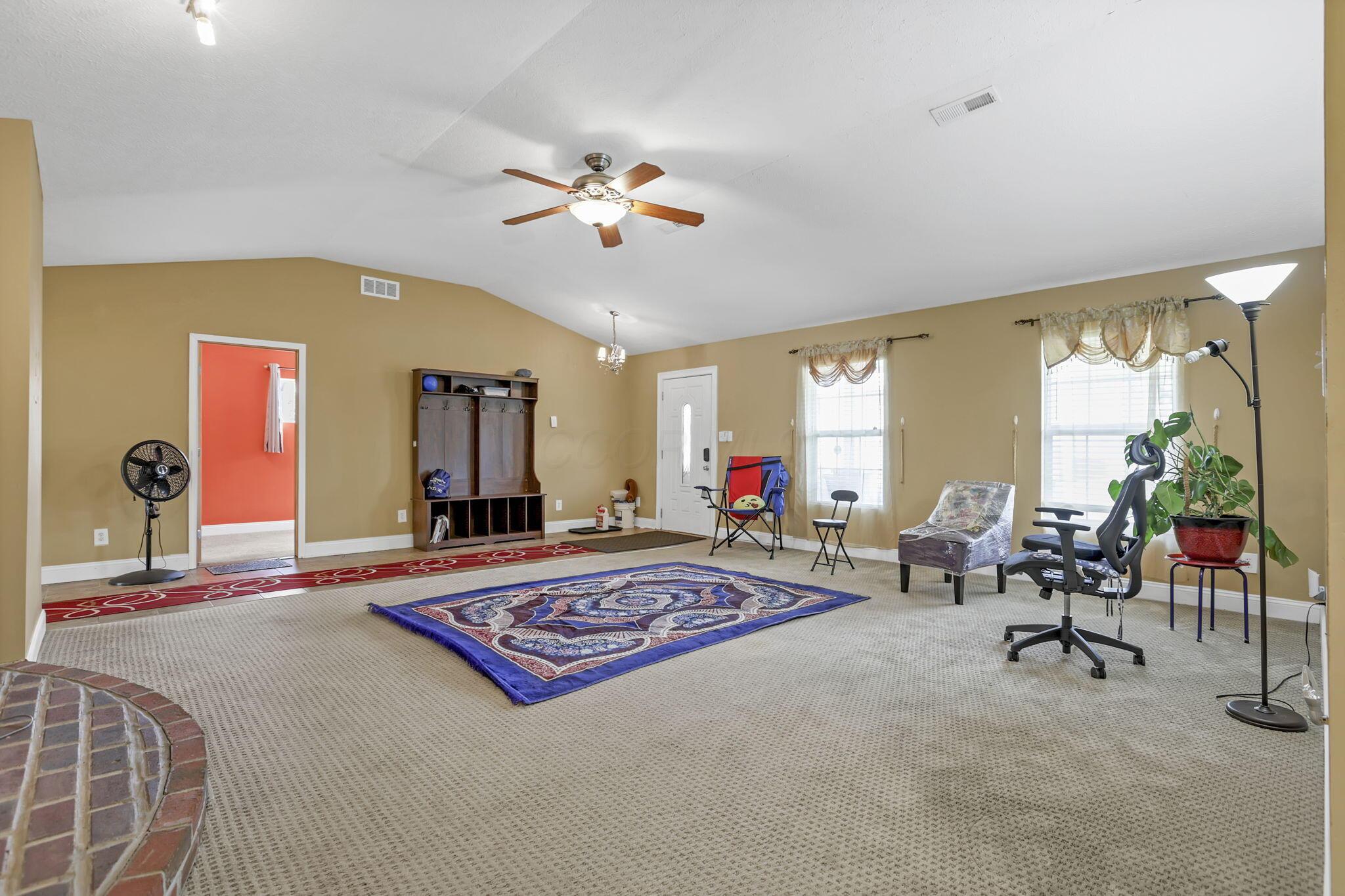 936 Binns Boulevard Property Photo 6