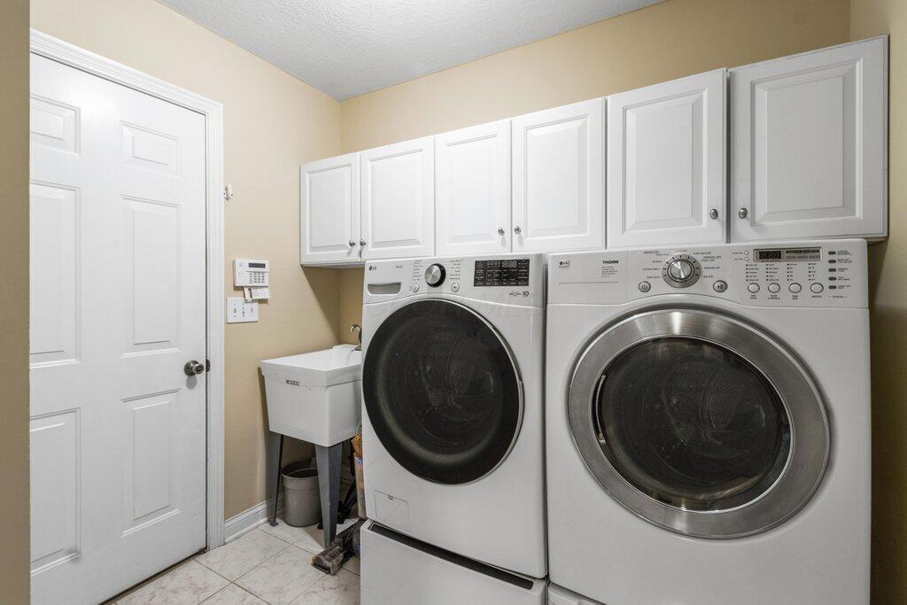 7166 Brooks Close Property Photo 28
