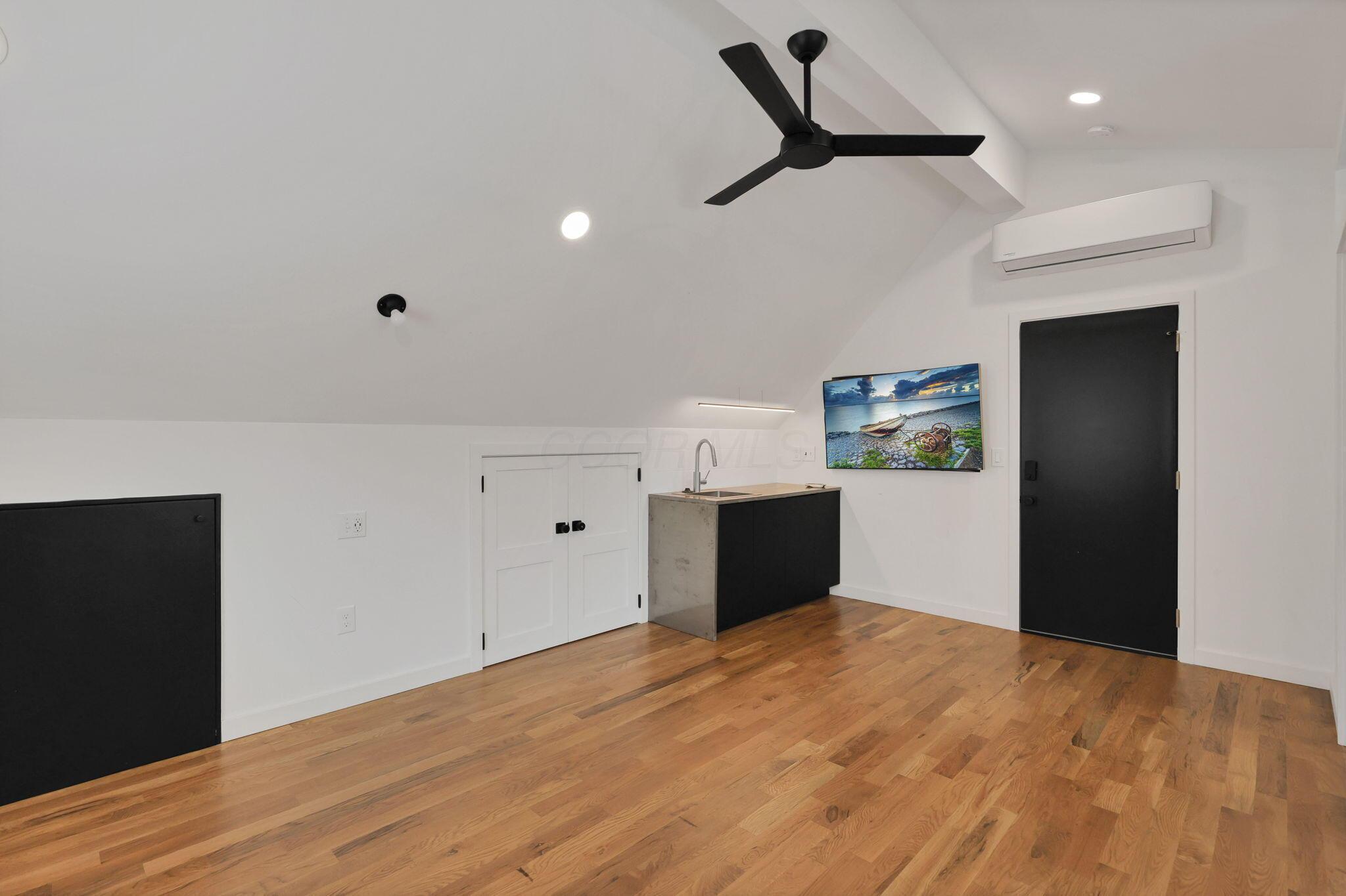 248 E 4th Avenue Property Photo 56